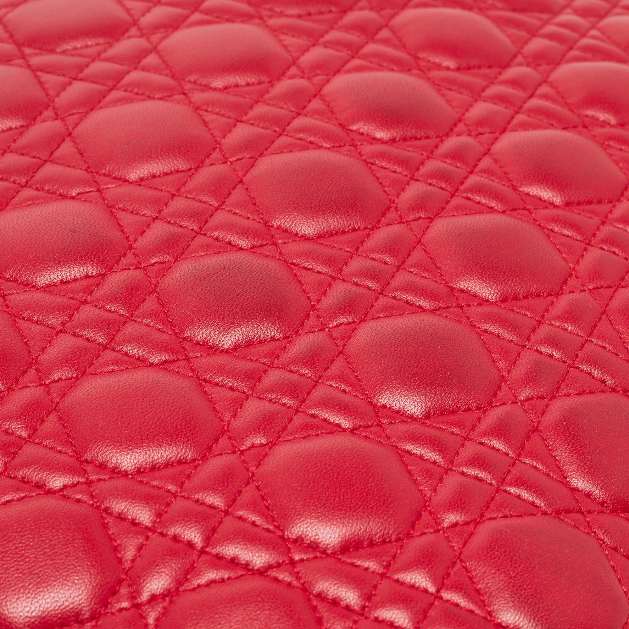 Dior Rote Cannage-Leder-Tasche für Damen Dior im Angebot 10