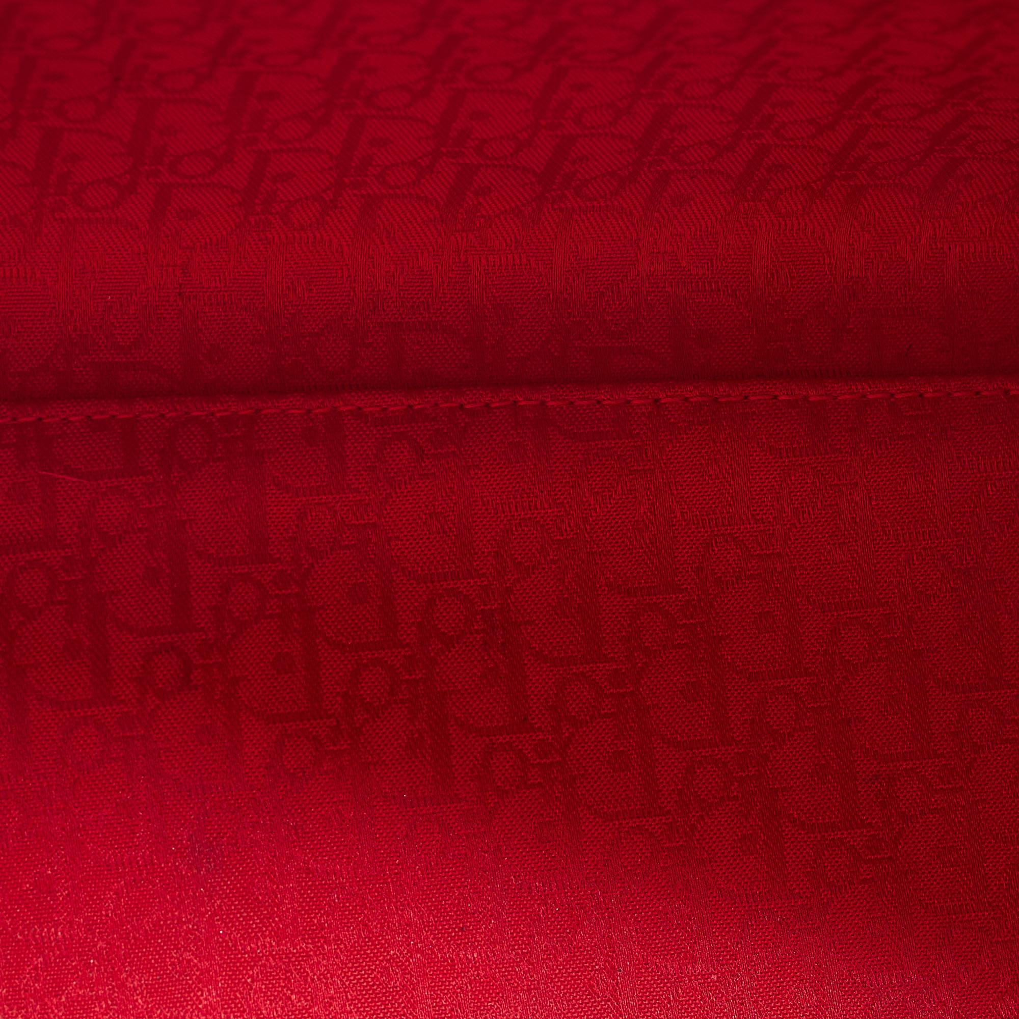 Dior Rote Cannage-Leder-Tasche für Damen Dior im Angebot 17