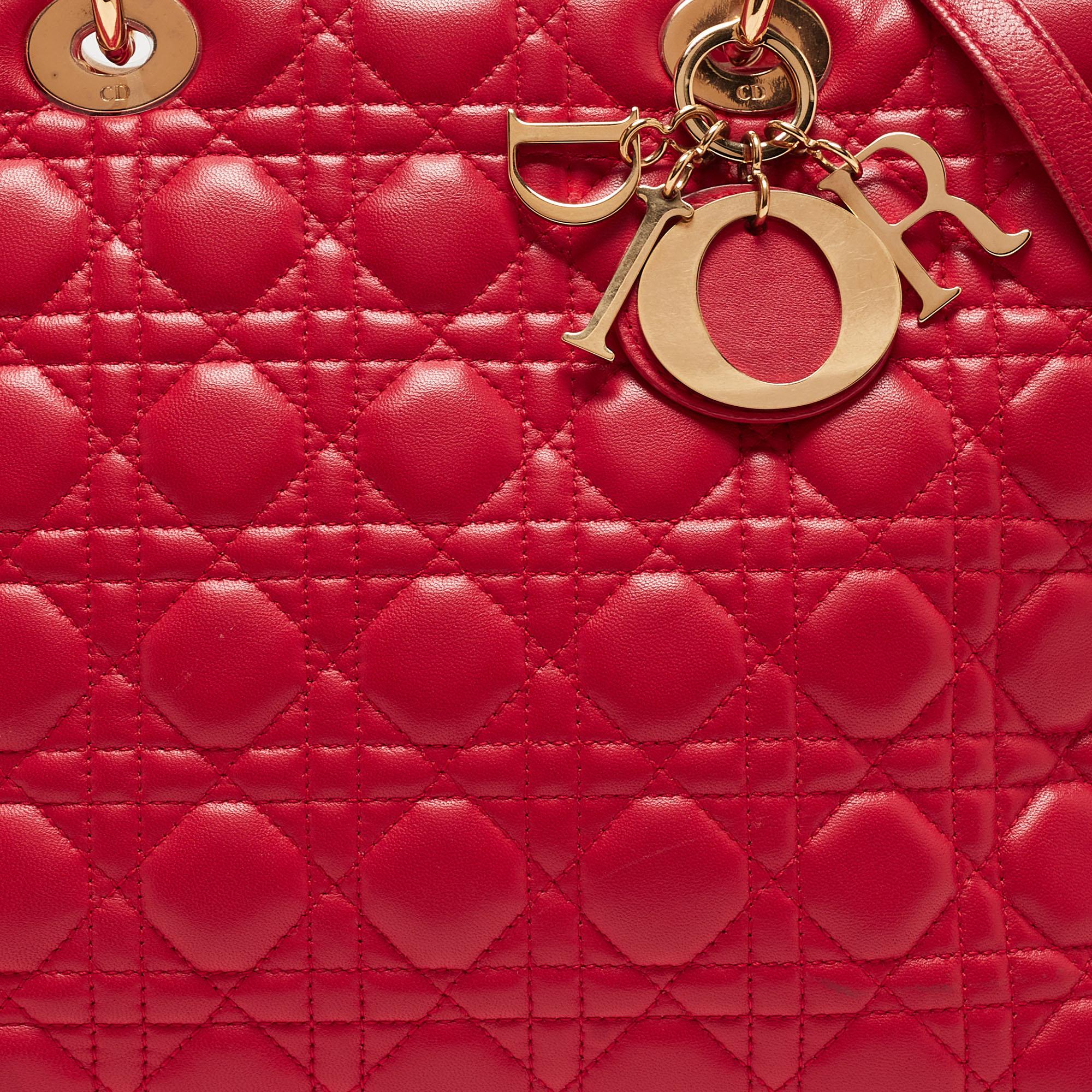 Dior Rote Cannage-Leder-Tasche für Damen Dior im Angebot 1