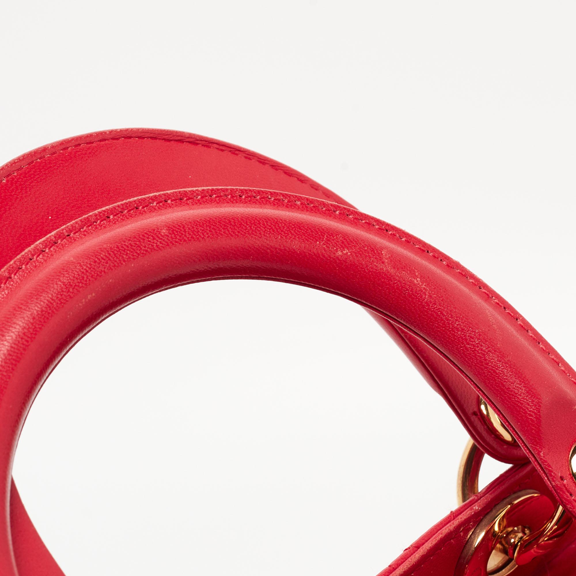 Dior Rote Cannage-Leder-Tasche für Damen Dior im Angebot 4