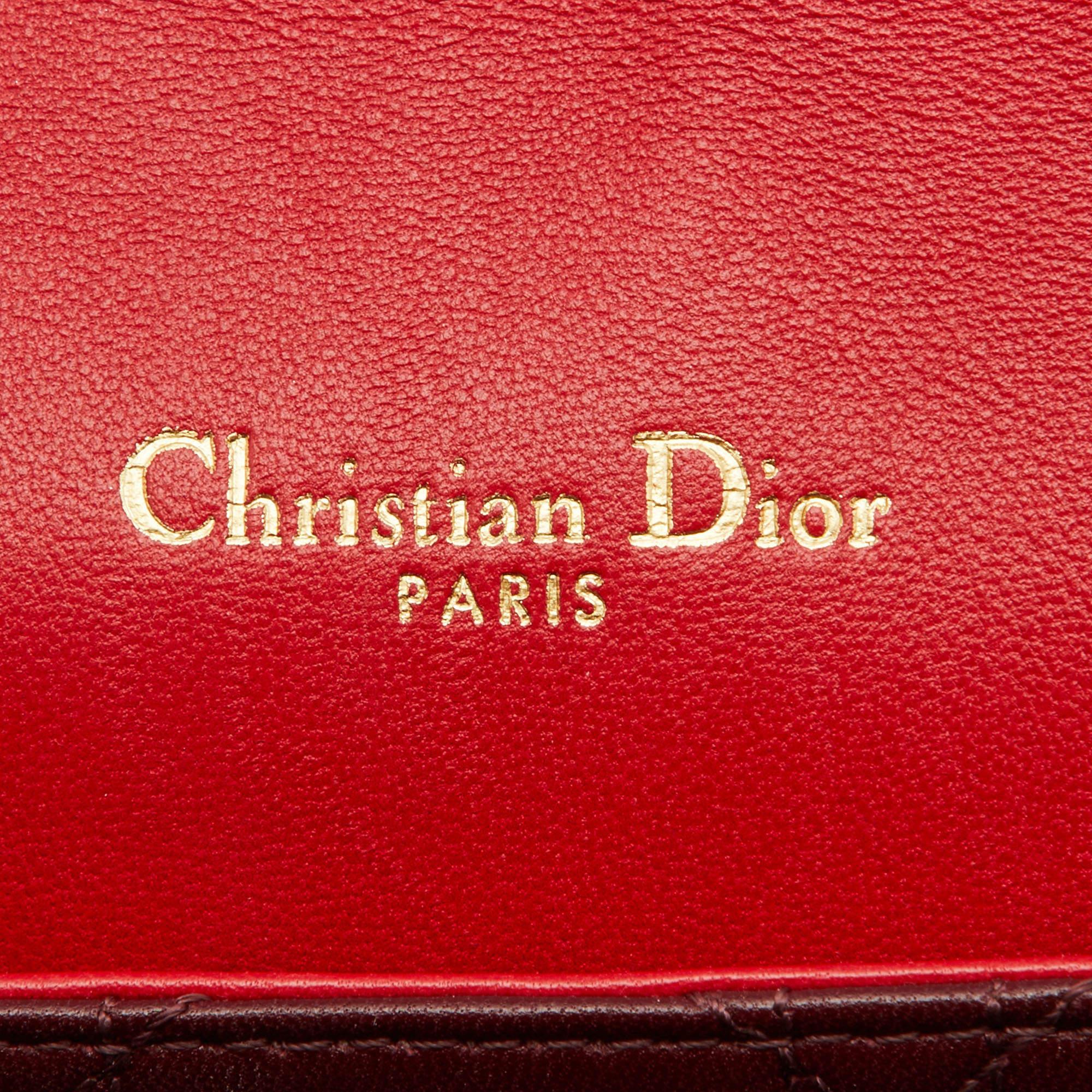 Grand sac à bandoulière Miss Dior en cuir cannage rouge en vente 1