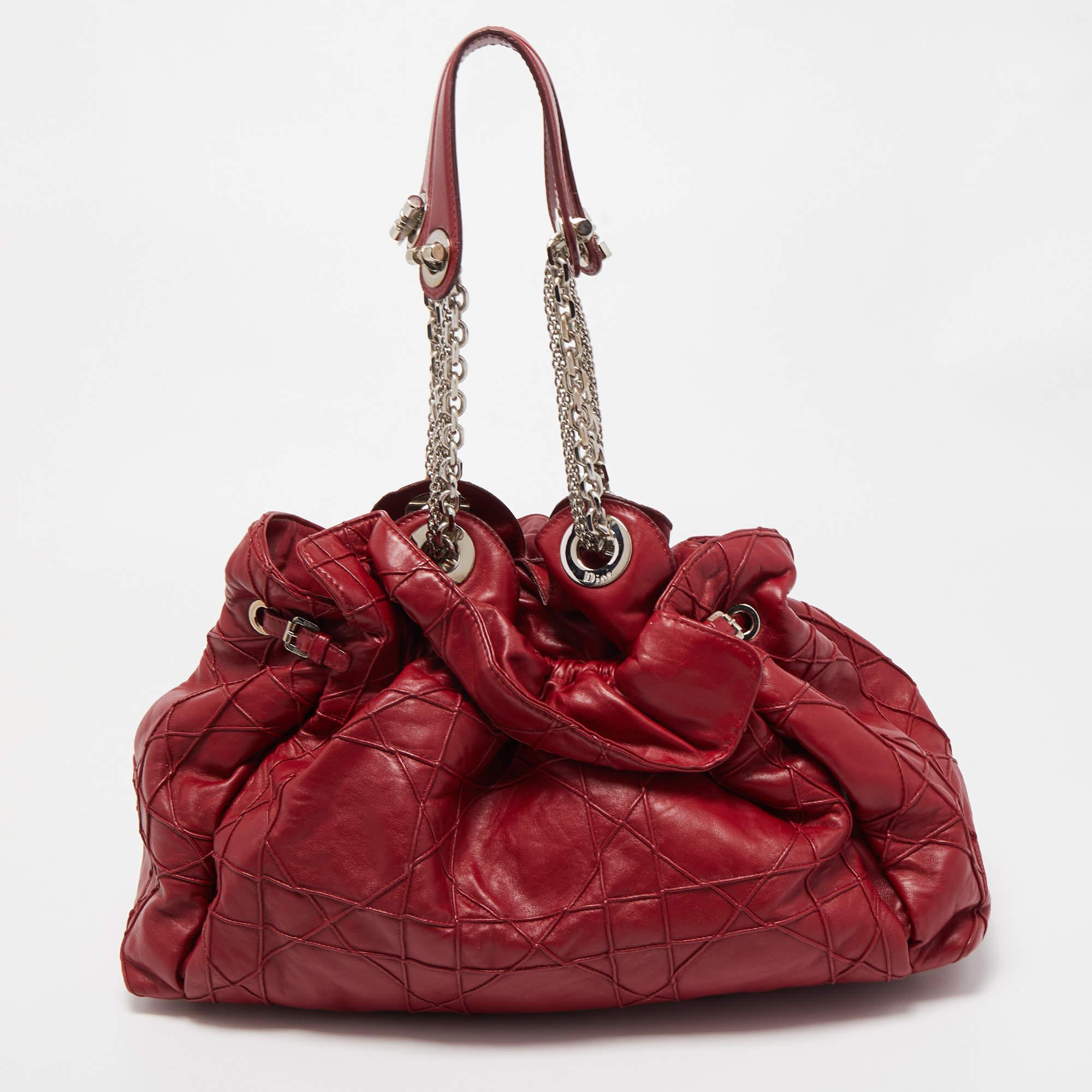 Dior Red Cannage Leather Le Trente Hobo In Good Condition In Dubai, Al Qouz 2