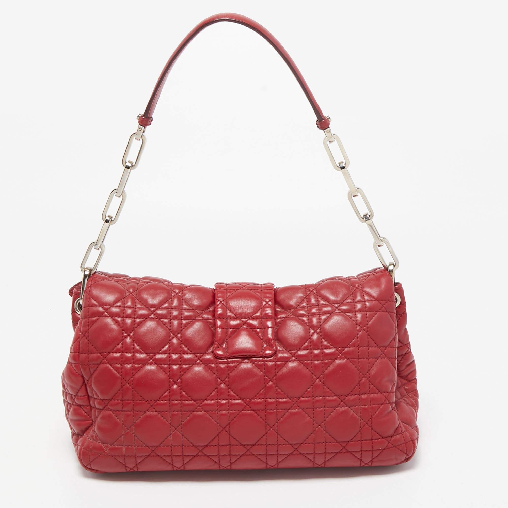 If you are looking for something that reflects chic and luxury, then this bag is a perfect choice. Crafted from premium materials, it can be conveniently carried around, and its interior is spaciously sized to house your belongings with