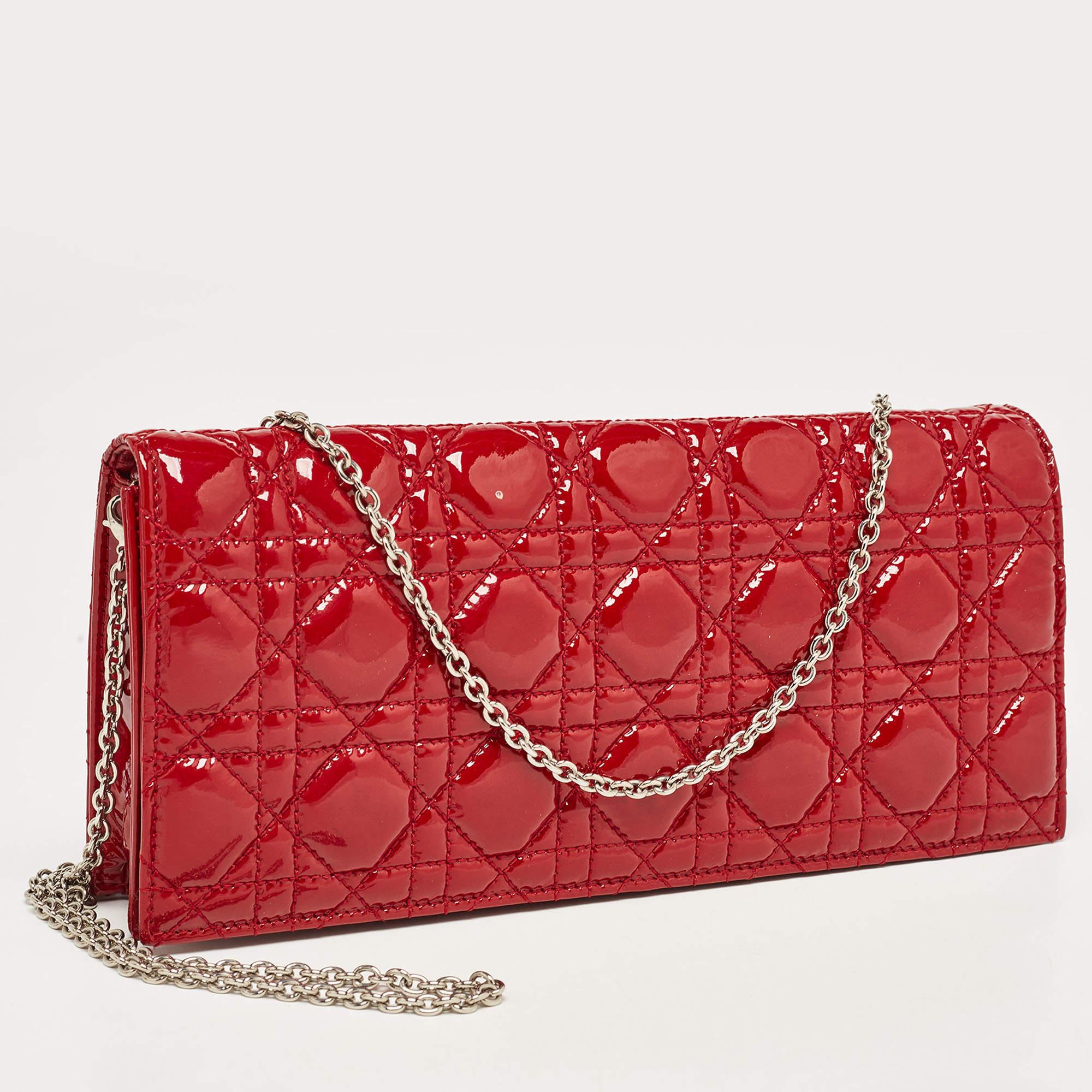 Dior Red Cannage Patent Leather Lady Dior Chain Clutch Bon état - En vente à Dubai, Al Qouz 2
