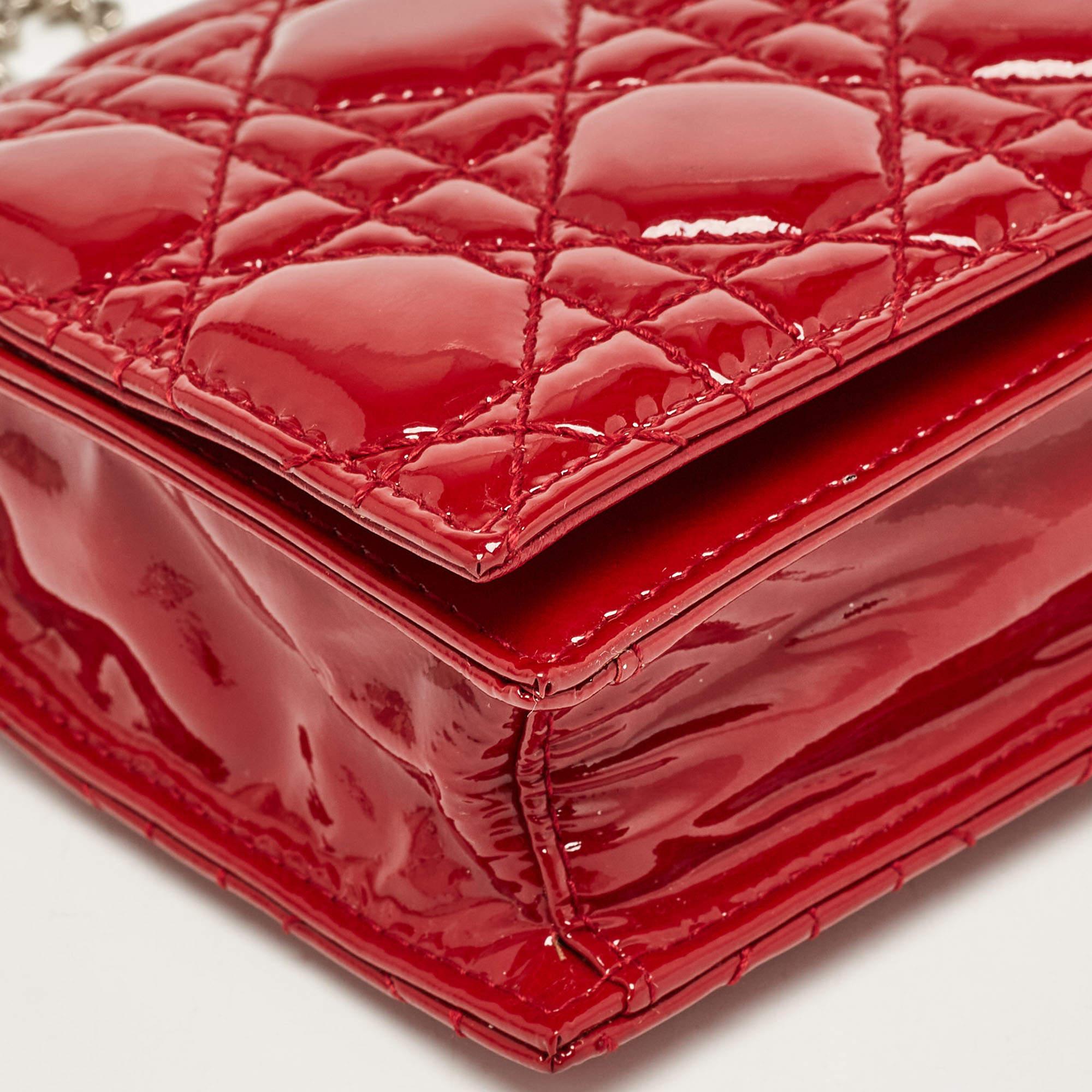 Dior Red Cannage Patent Leather Lady Dior Chain Clutch Pour femmes en vente