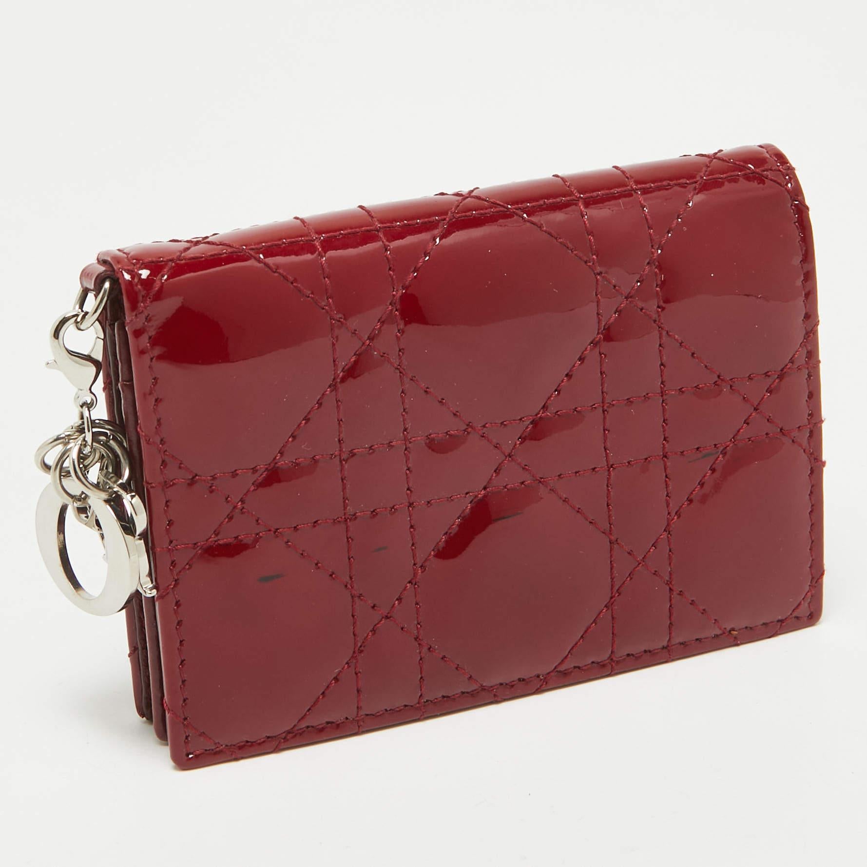 Dior Red Cannage Patent Leather Lady Dior Flap Card Holder In Good Condition In Dubai, Al Qouz 2