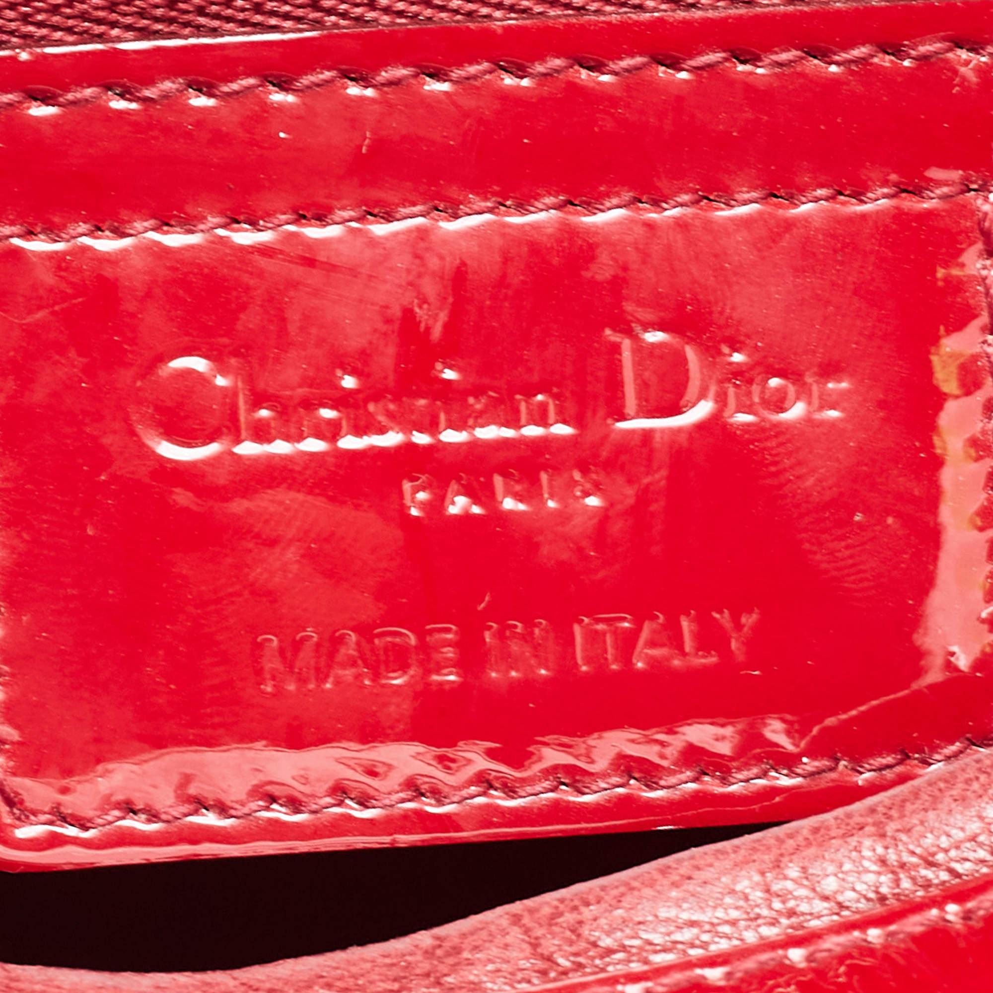 Dior - Grand sac cabas Lady Dior en cuir verni rouge cannage en vente 6