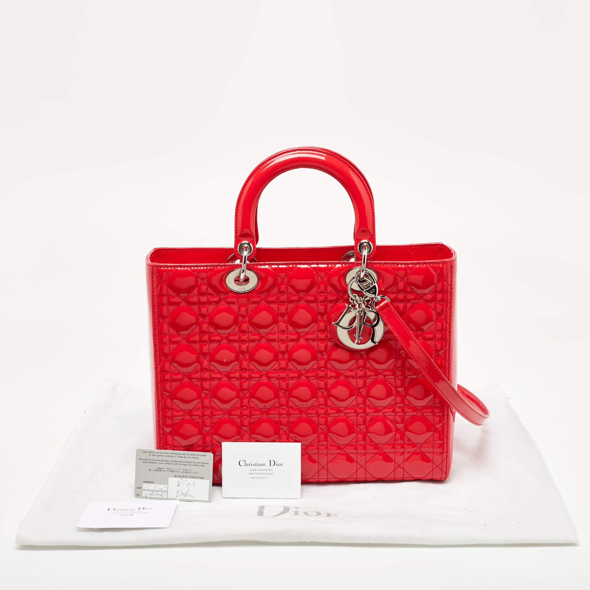 Dior - Grand sac cabas Lady Dior en cuir verni rouge cannage 9