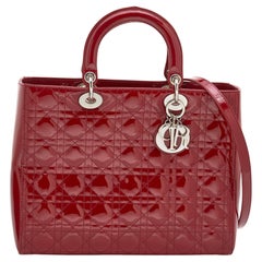 Dior - Grand sac cabas Lady Dior en cuir verni rouge cannage