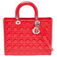 Dior - Grand sac cabas Lady Dior en cuir verni rouge cannage