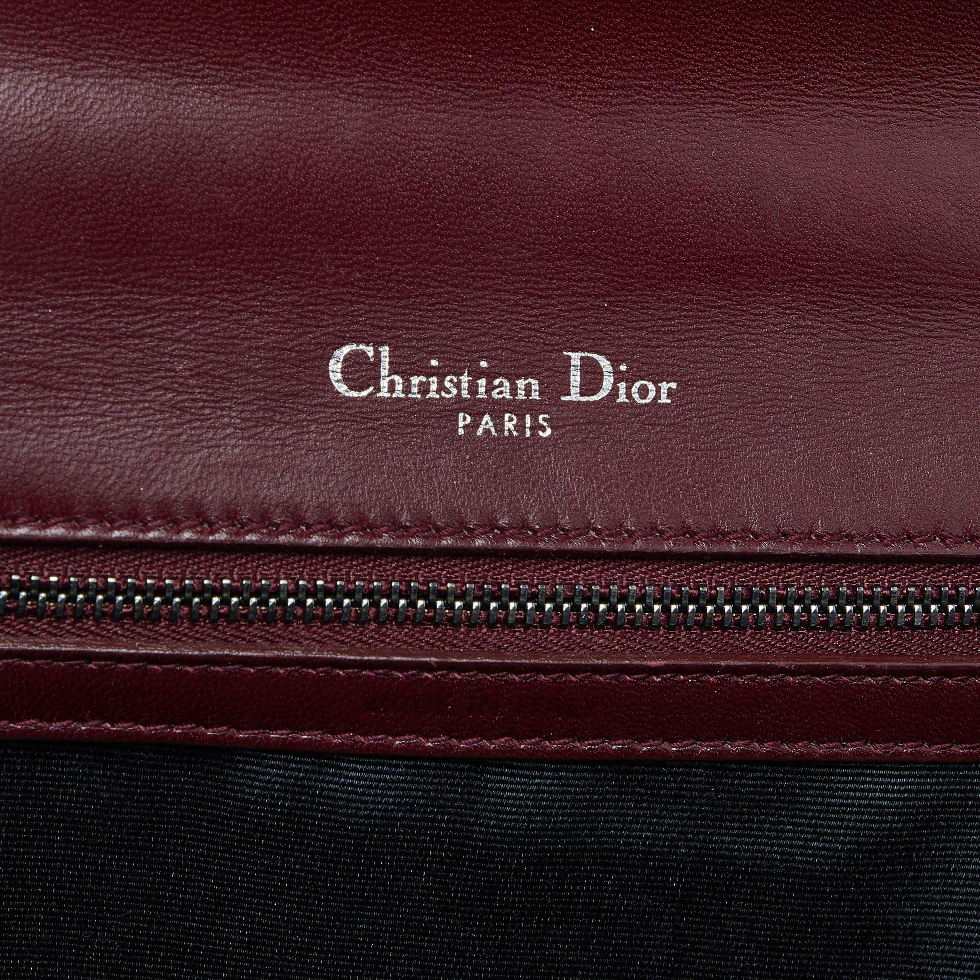 Dior Rote Diorama Umhängetasche aus Craquelé-Lackleder mit Craquelé im Angebot 7