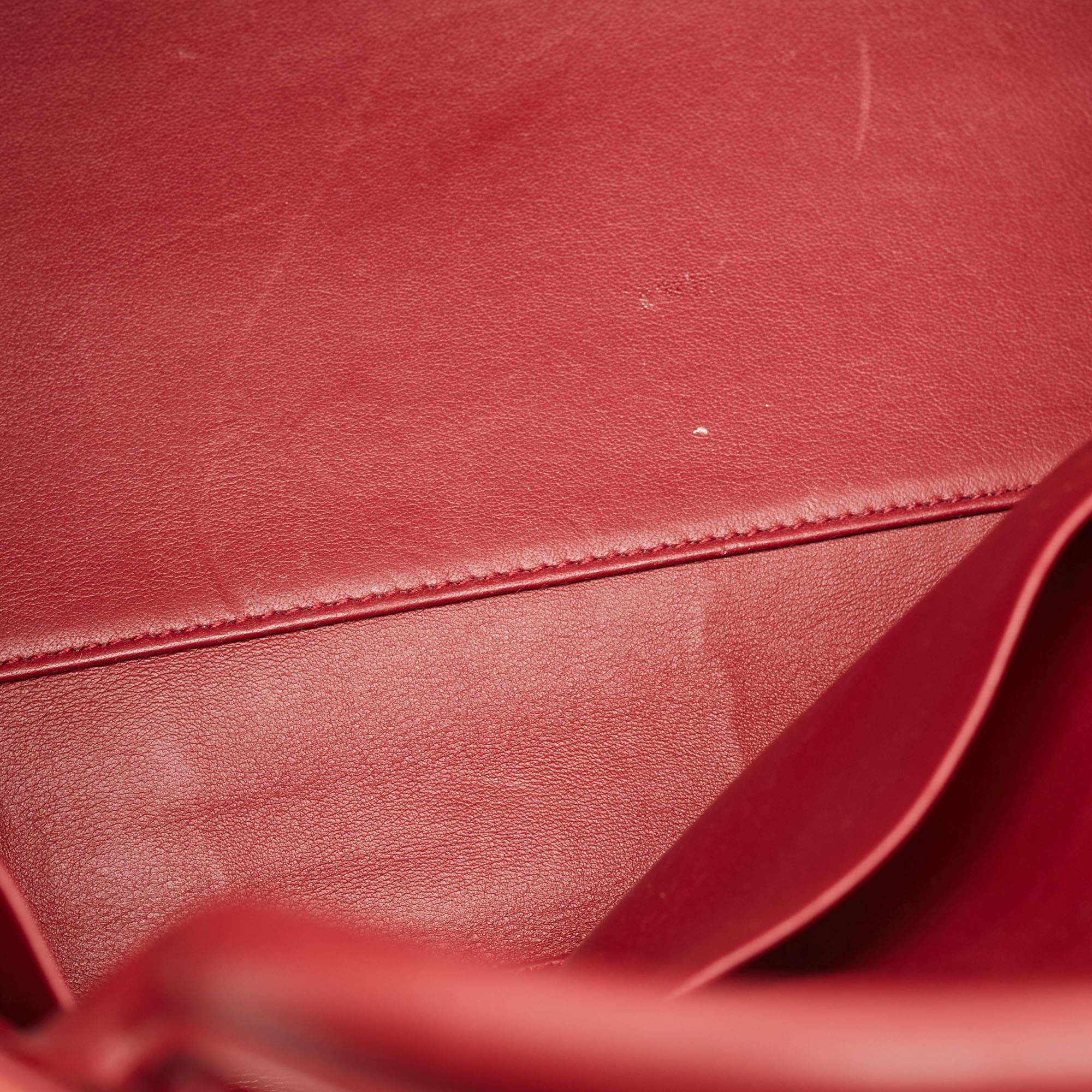 Dior grand sac à main Diorever en cuir rouge en vente 1