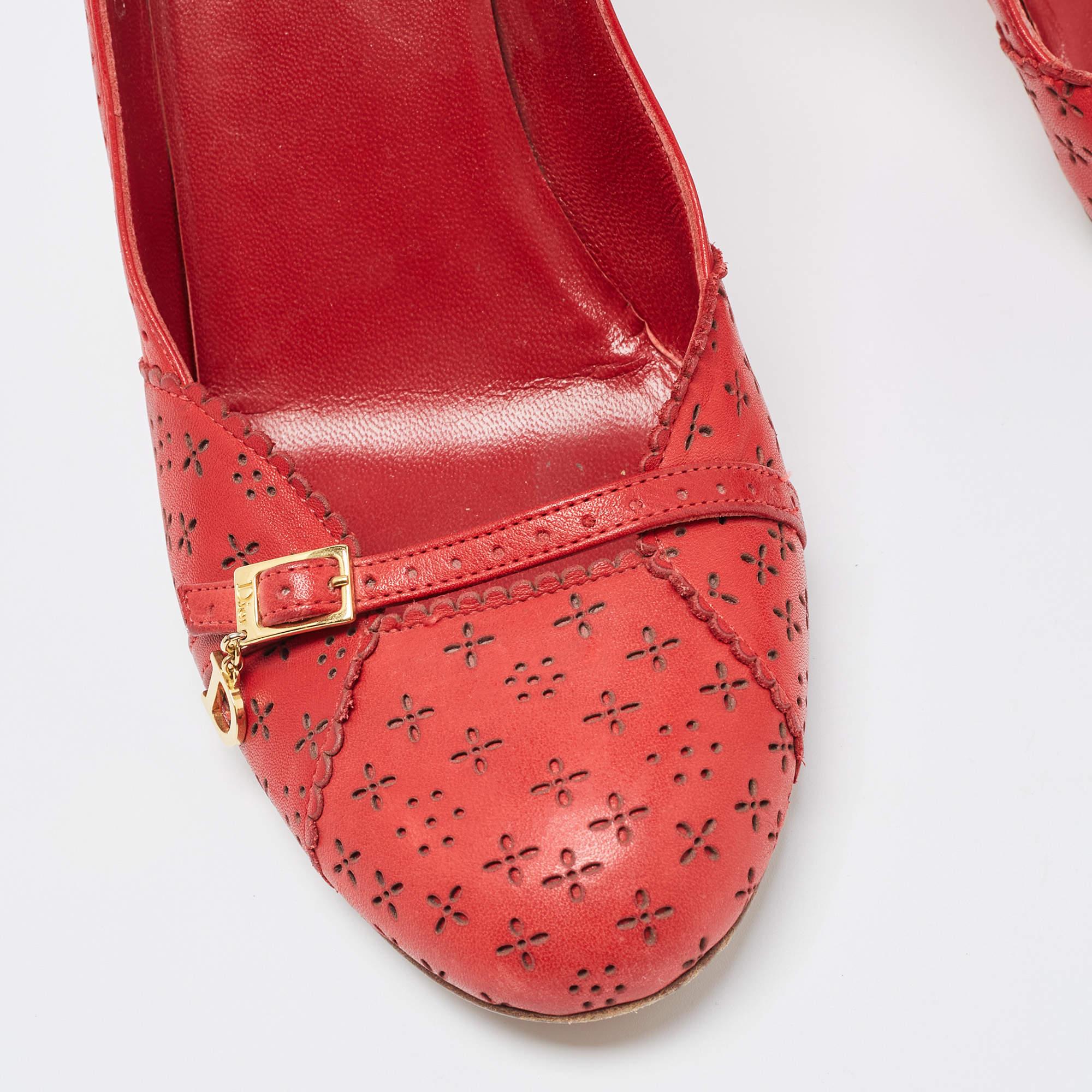 Dior Red Leather Round Toe Pumps Size 39 For Sale 2