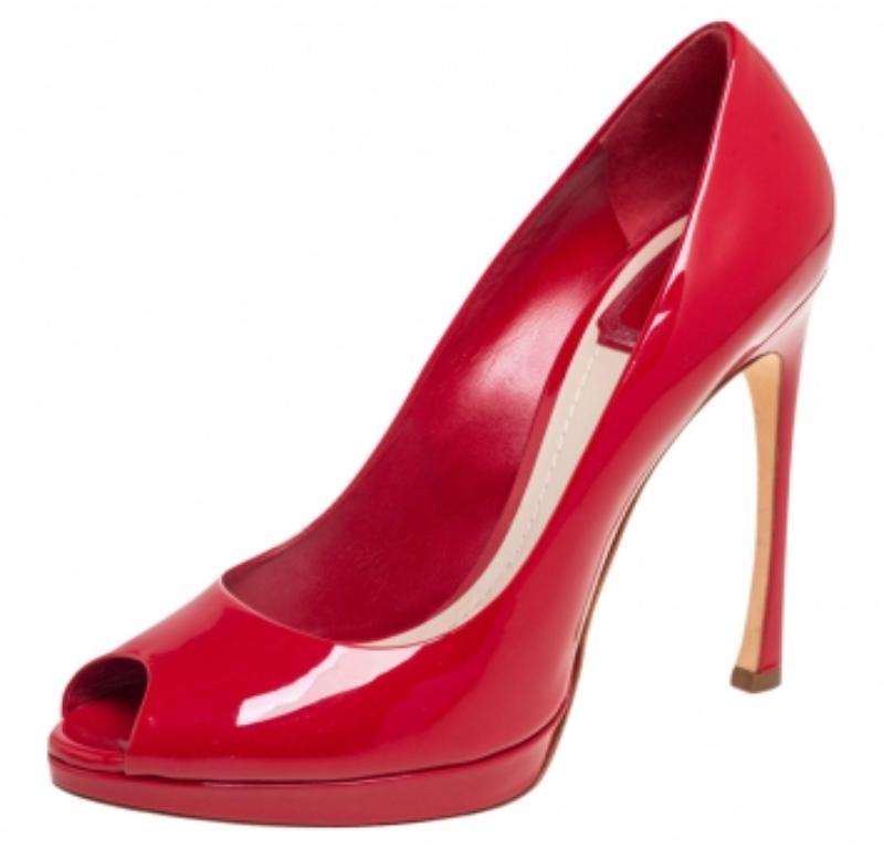 Dior Cuir verni rouge Miss Dior Peep Toe Platform Pumps Size 40 Bon état - En vente à Dubai, Al Qouz 2