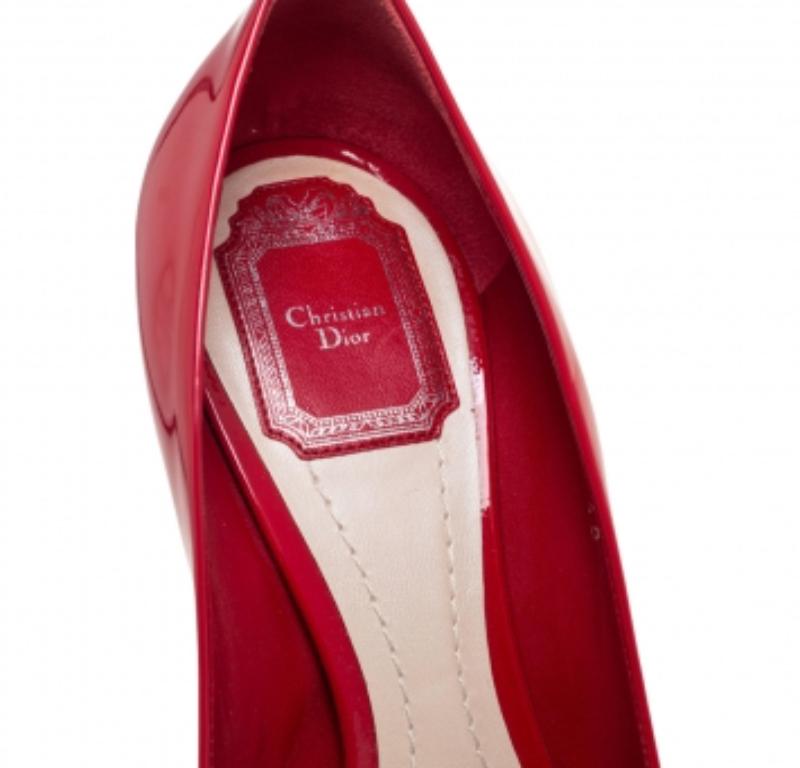 Dior Cuir verni rouge Miss Dior Peep Toe Platform Pumps Size 40 Pour femmes en vente