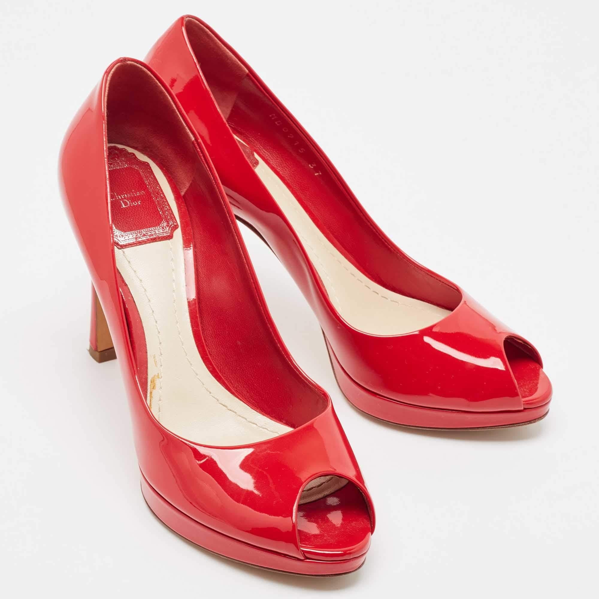 Dior Red Patent Leather Peep Toe Platform Pumps Taglia 37 In condizioni buone a Dubai, Al Qouz 2