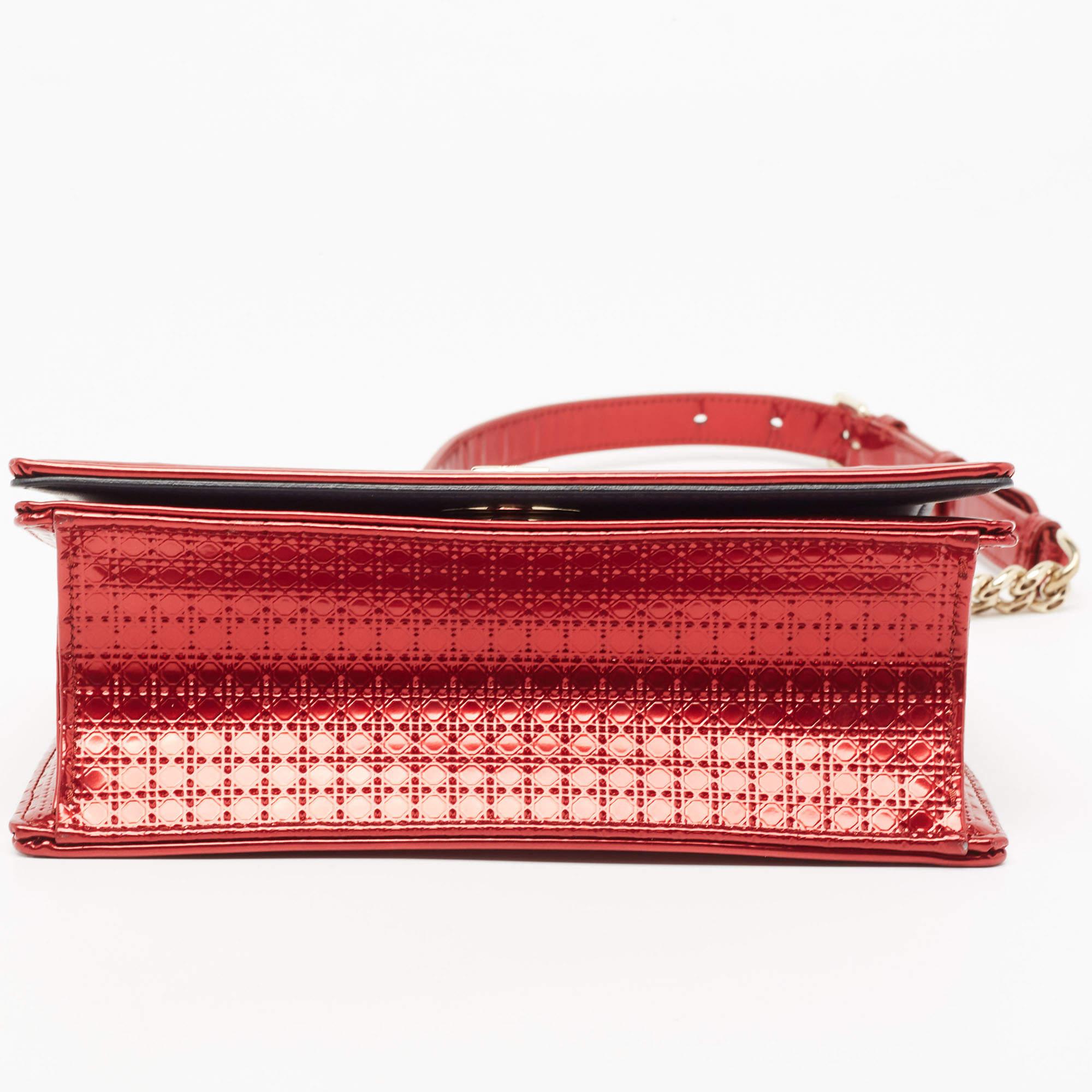 Dior Rote Diorama Umhängetasche aus Lackleder im Angebot 11