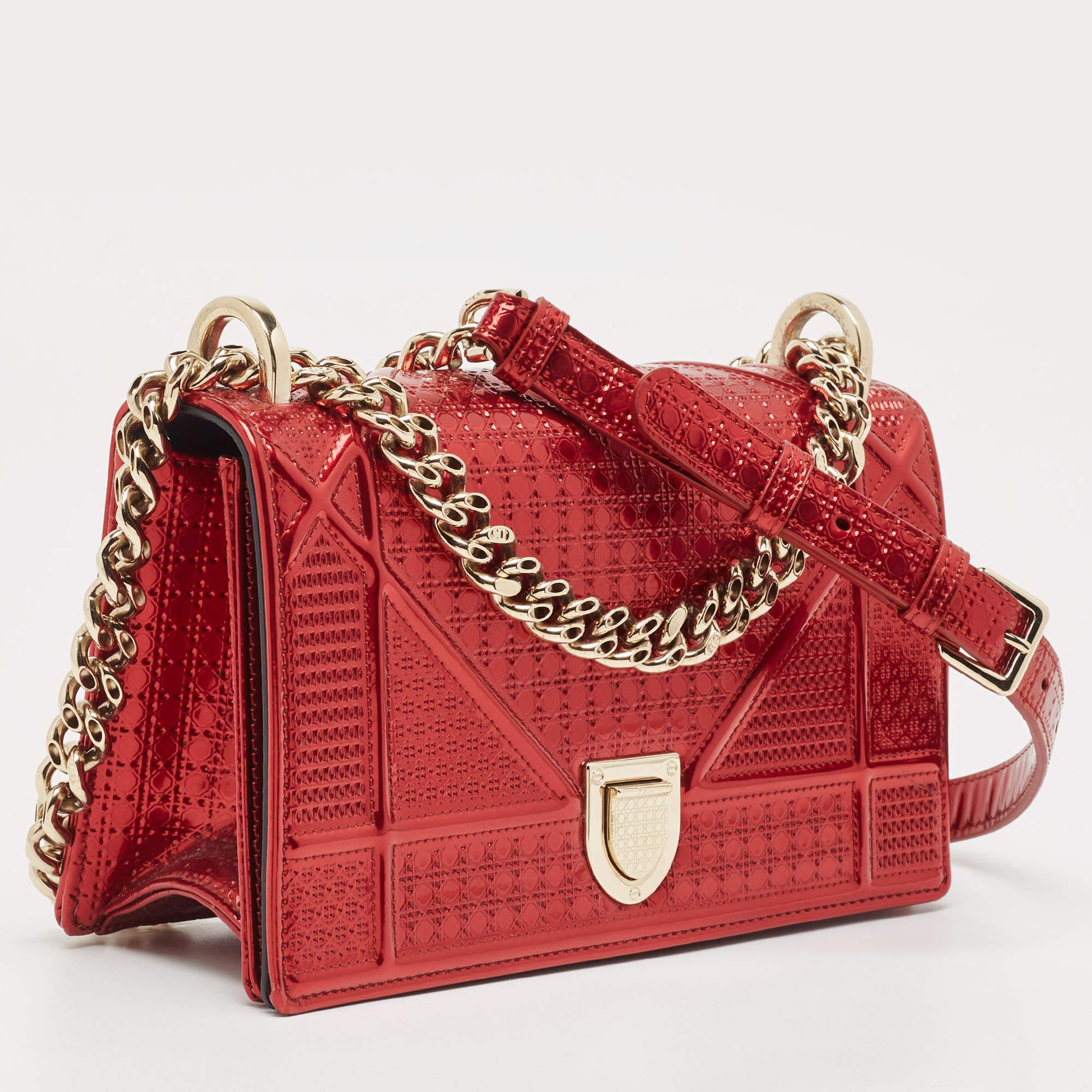 Dior Red Patent Leather Small Diorama Shoulder Bag In Good Condition For Sale In Dubai, Al Qouz 2