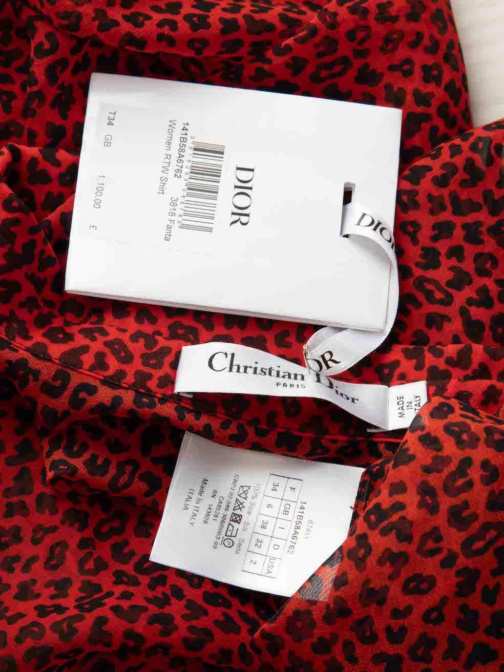 Chemisier Dior rouge en soie transparente à imprimé léopard, taille XS en vente 1