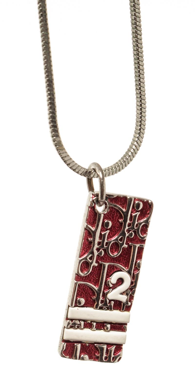 Dior Rot-Silber Metall Trotter Nr. 2 Halskette (Moderne) im Angebot