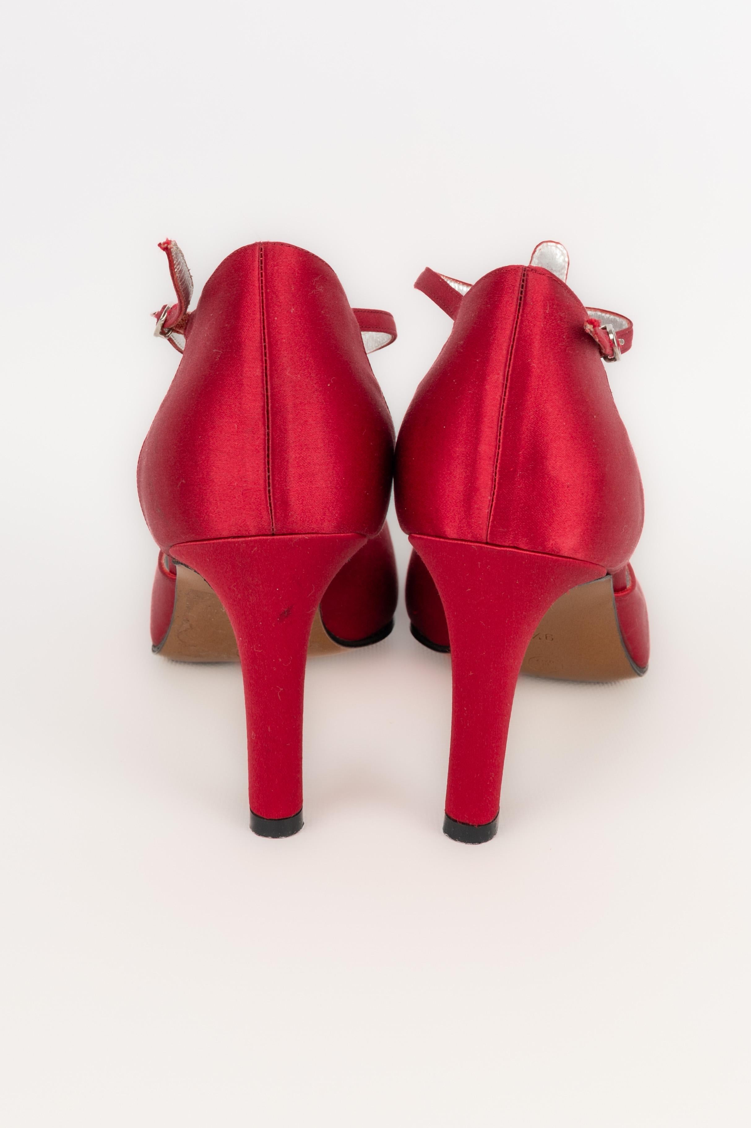 Donna Stiletti rossi Dior in vendita