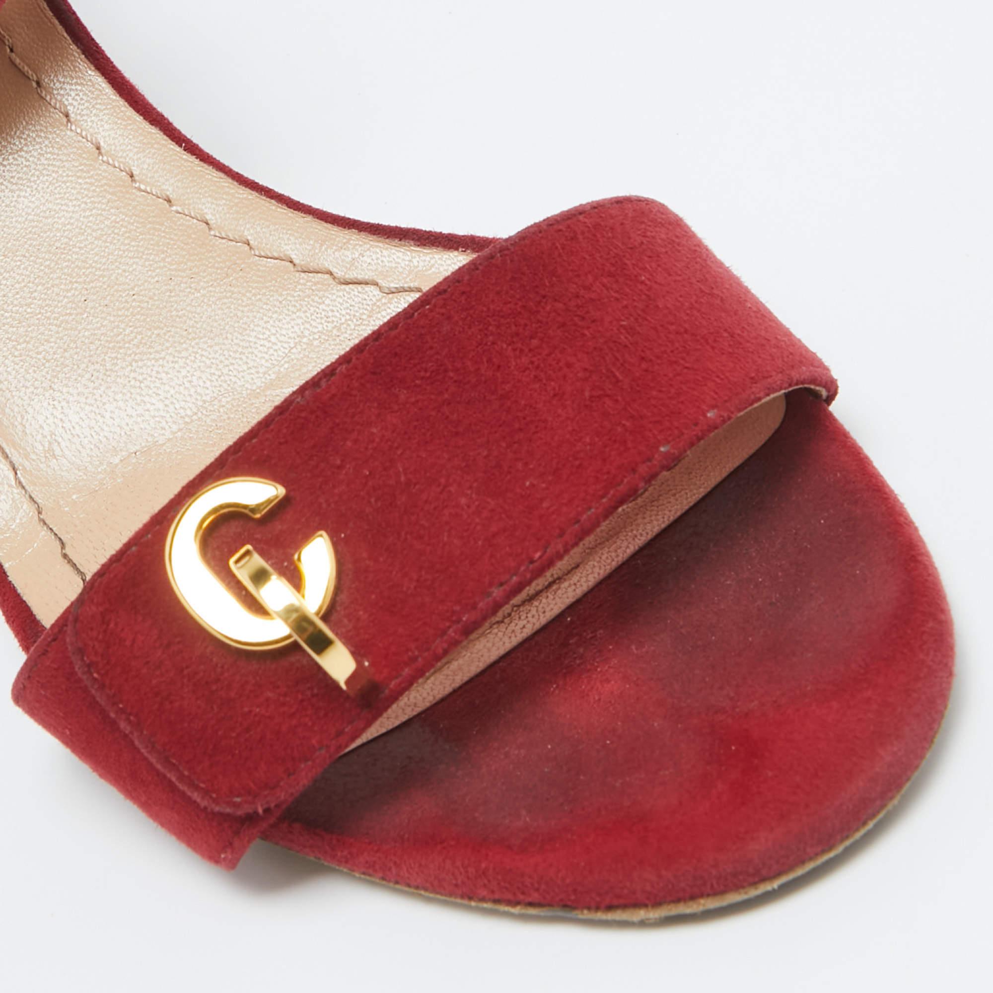Dior Sandales C'est à lanières à la cheville en daim rouge taille 37 en vente 2