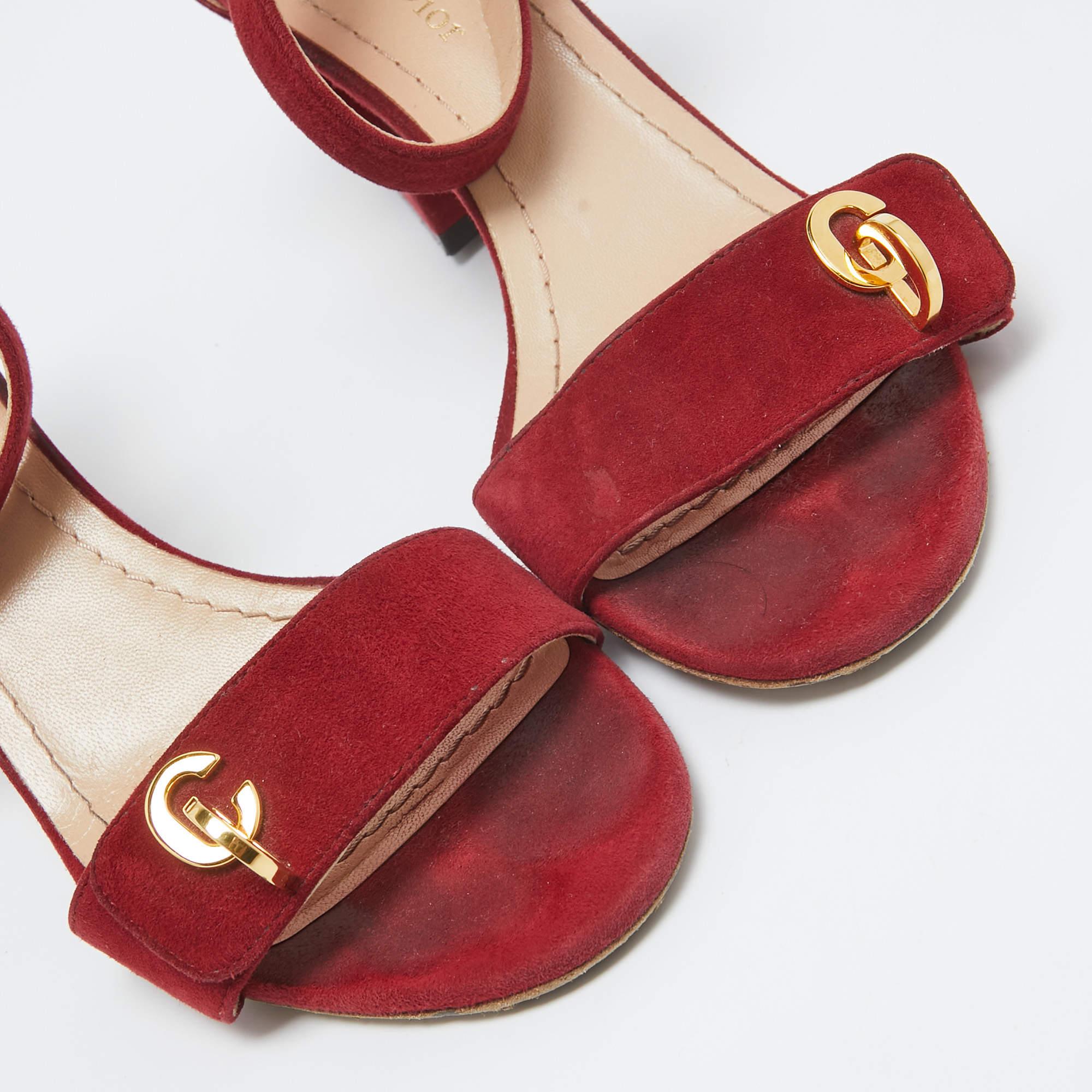 Dior Sandales C'est à lanières à la cheville en daim rouge taille 37 en vente 3