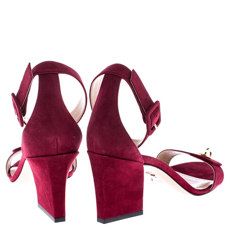 Dior Red Suede C'est Open Toe Ankle Strap Sandals Size 39.5 In New Condition In Dubai, Al Qouz 2