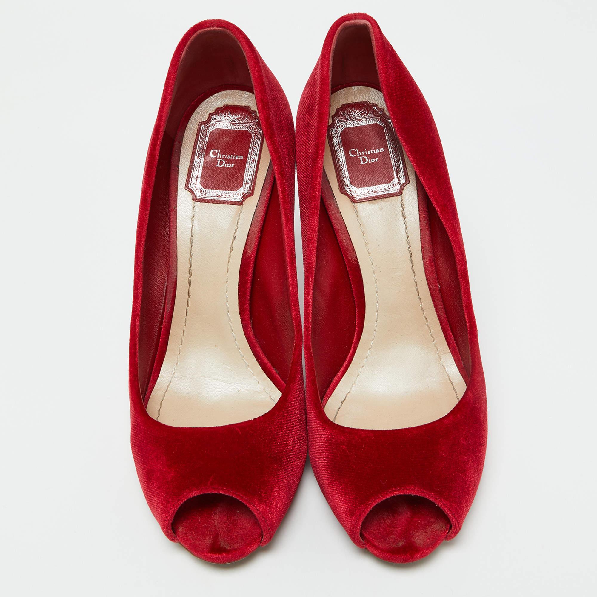 Dior Red Velvet Peep Toe Wedge Pumps Size 39 In Fair Condition For Sale In Dubai, Al Qouz 2
