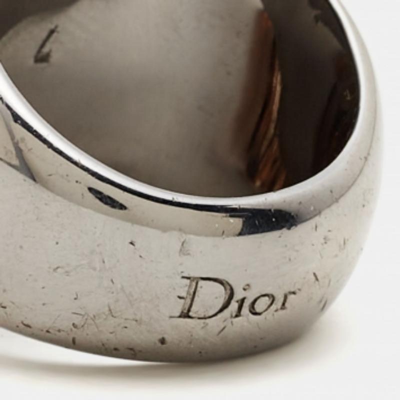 Anello Dior con perline di cristallo in resina in tonalità argento misura 55 In condizioni discrete in vendita a Dubai, Al Qouz 2