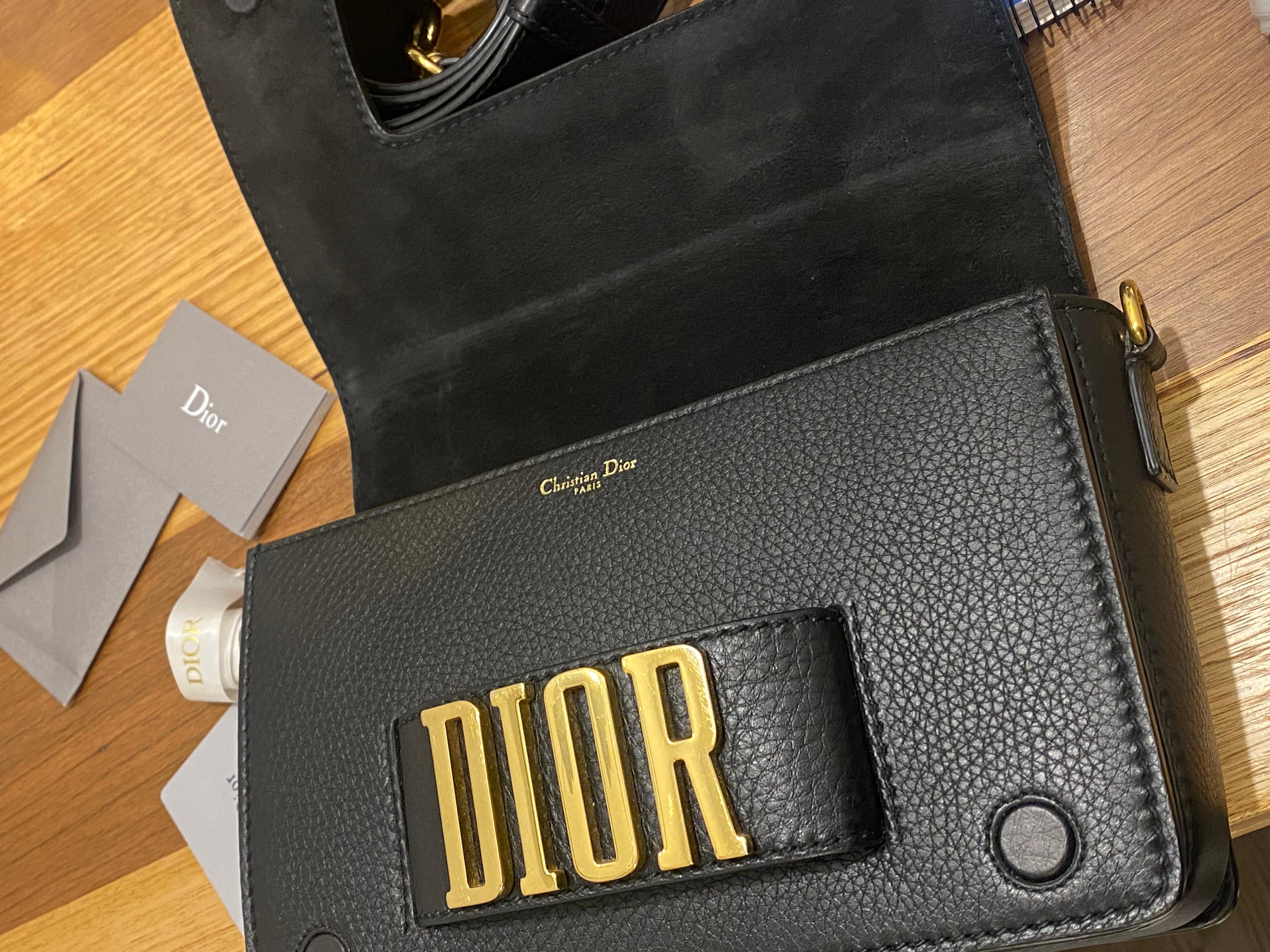 Sac à bandoulière Dior Revolution (DioRevolution) en cuir, comme neuf en vente 6