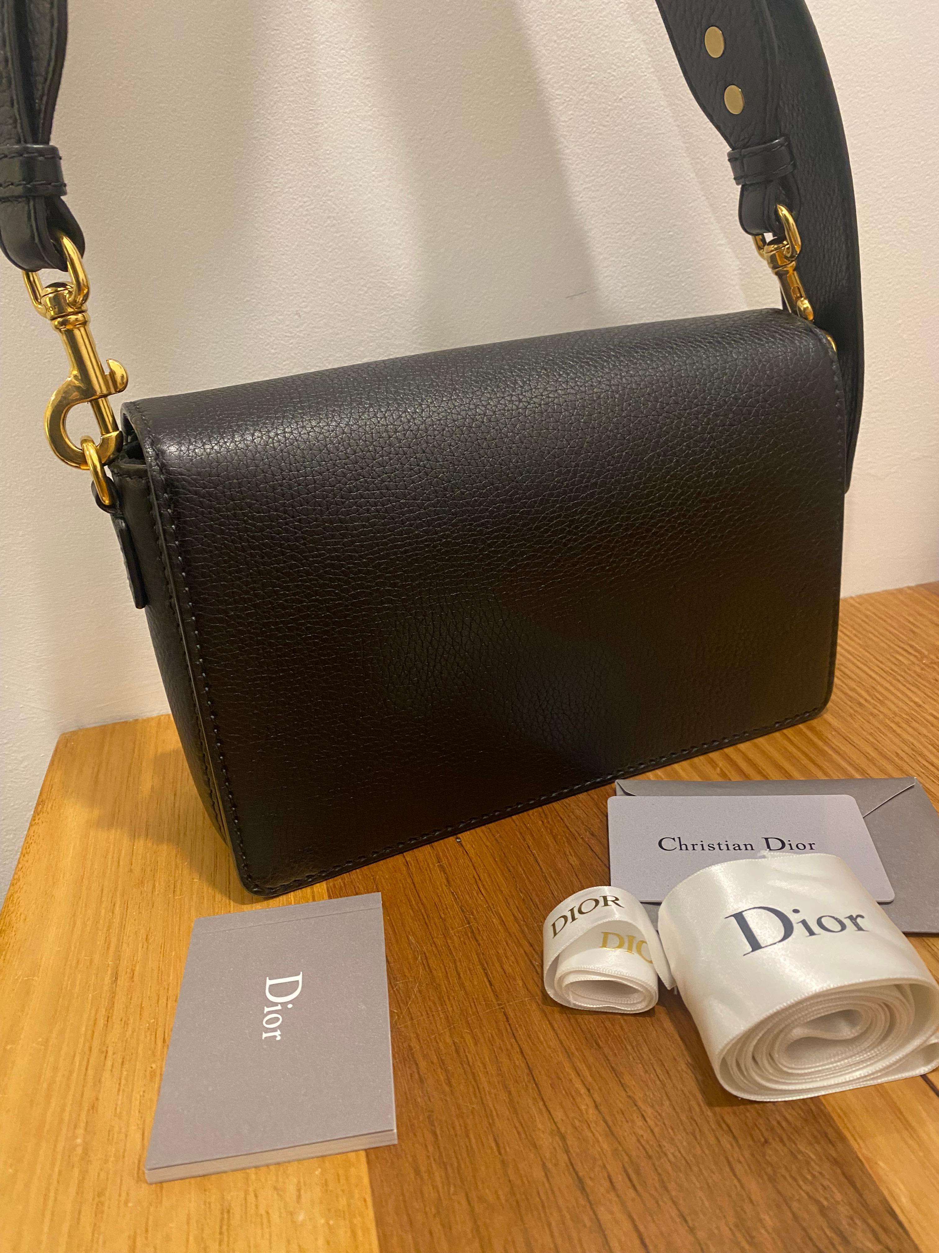 Sac à bandoulière Dior Revolution (DioRevolution) en cuir, comme neuf en vente 13