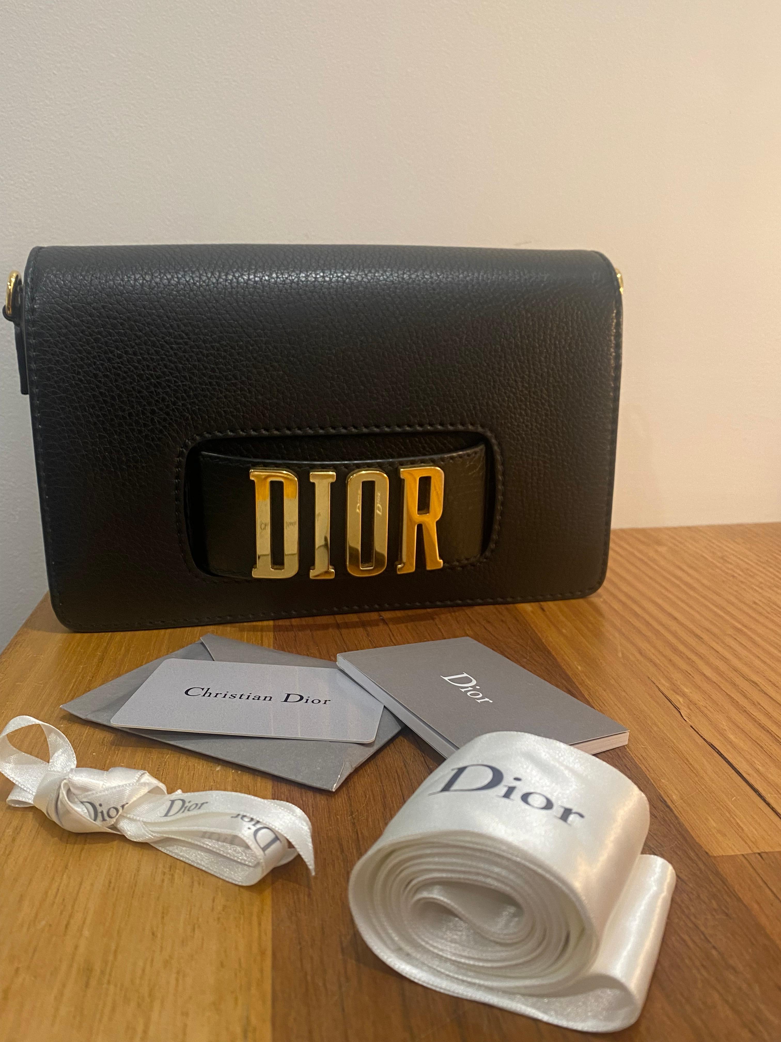 Sac à bandoulière Dior Revolution (DioRevolution) en cuir, comme neuf en vente 4