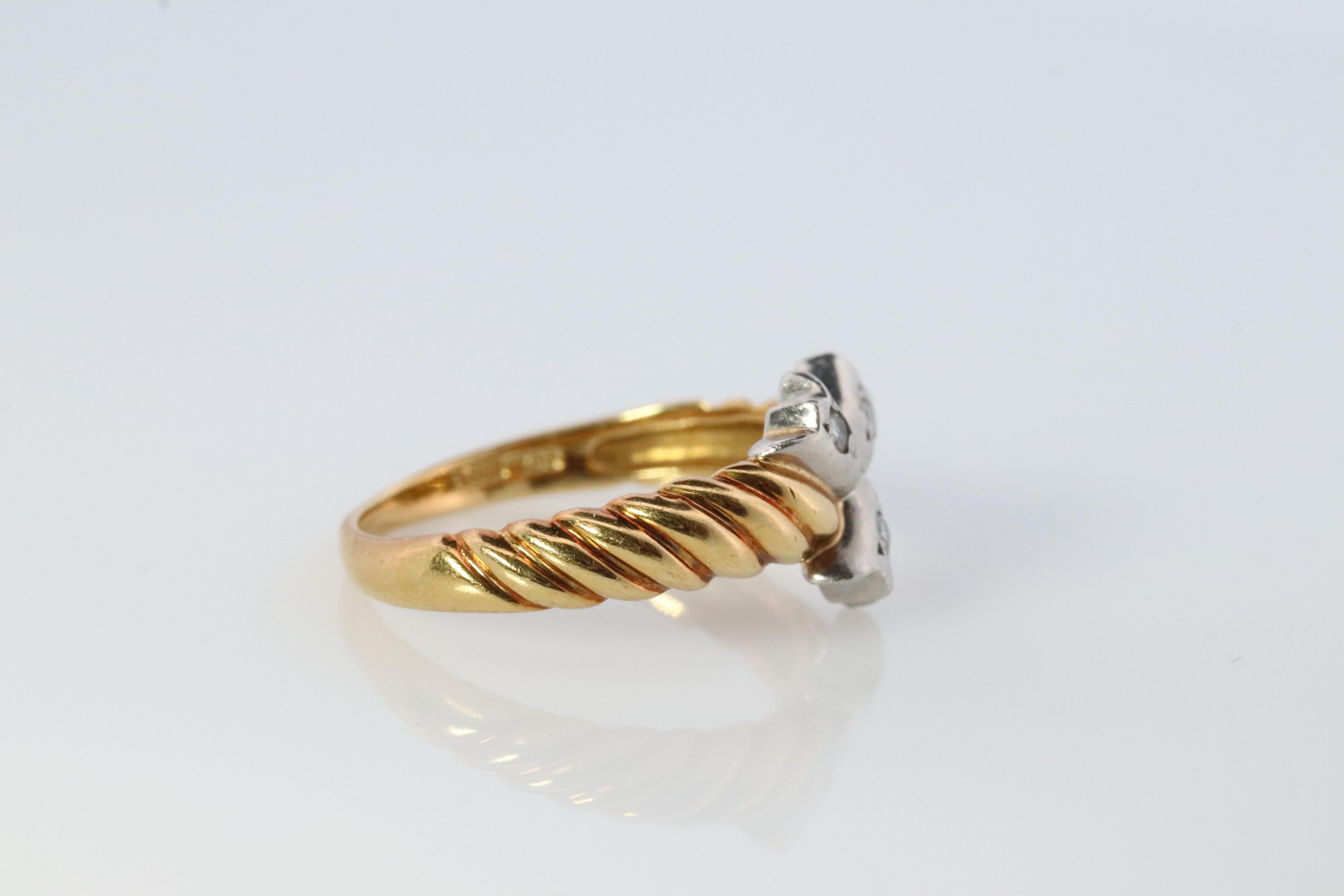 Dior-Ring. Christian Dior Diamant Platin 18k Pt900 Dreiflammiges Glockenband. (Moderne) im Angebot