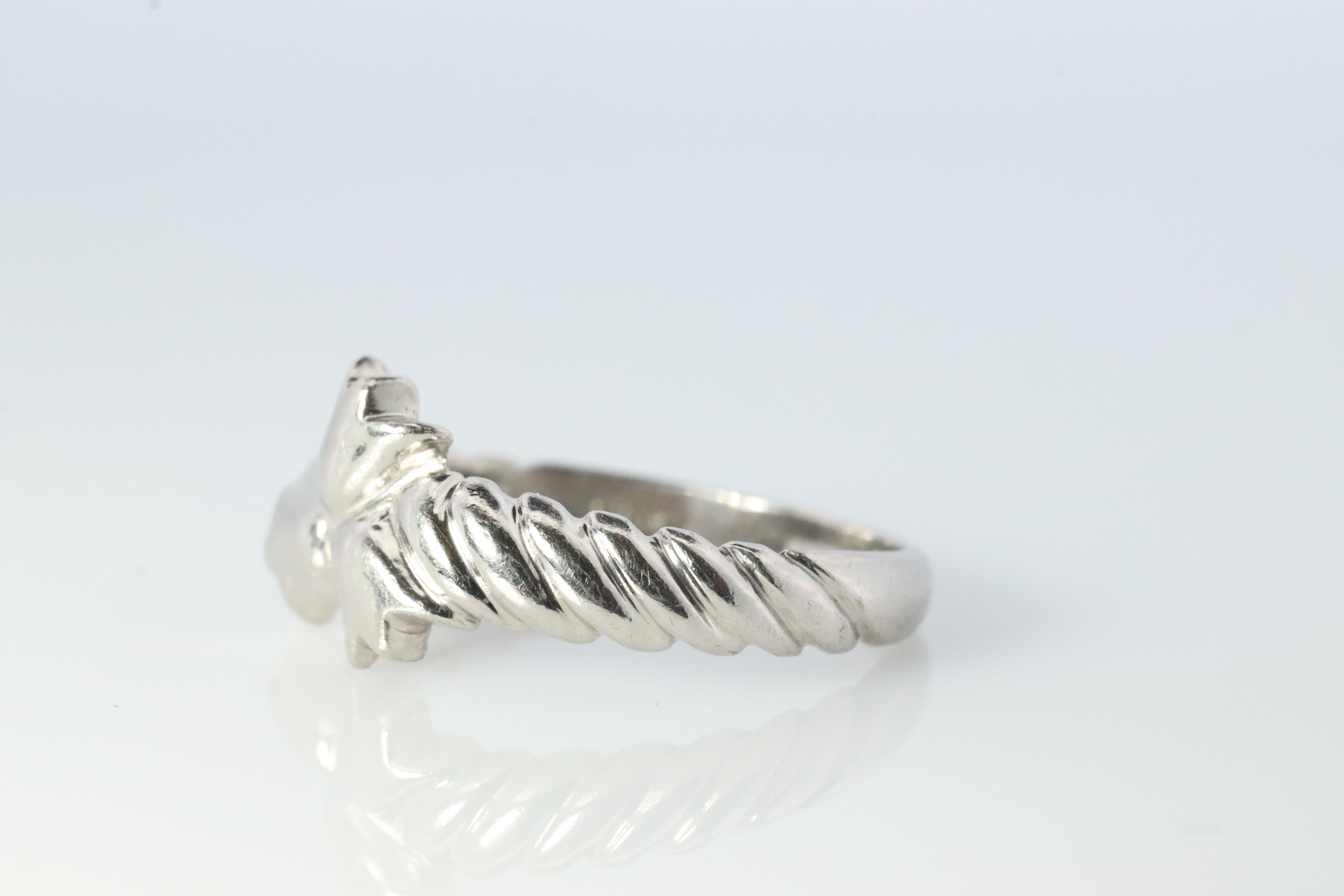 Dior ring. Christian Dior Platinum Pt900 Three Bell band. Minimalist ring In Good Condition For Sale In Port Charlotte, FL
