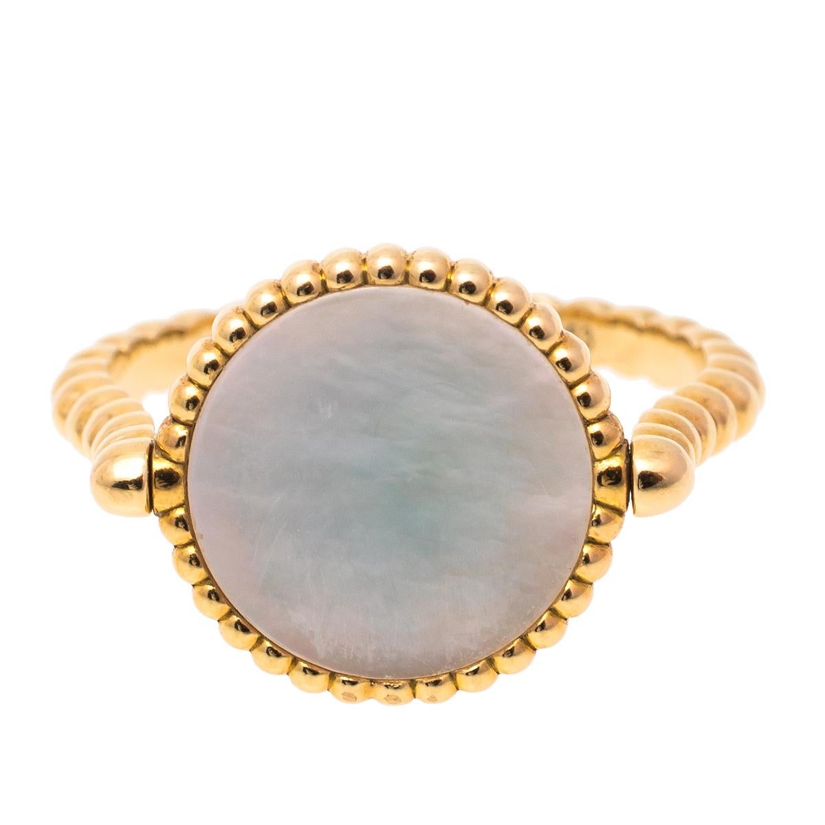 Dior Rose Des Vents 18K Yellow Gold Diamond & Mother of Pearl Ring Size 53 In Good Condition In Dubai, Al Qouz 2