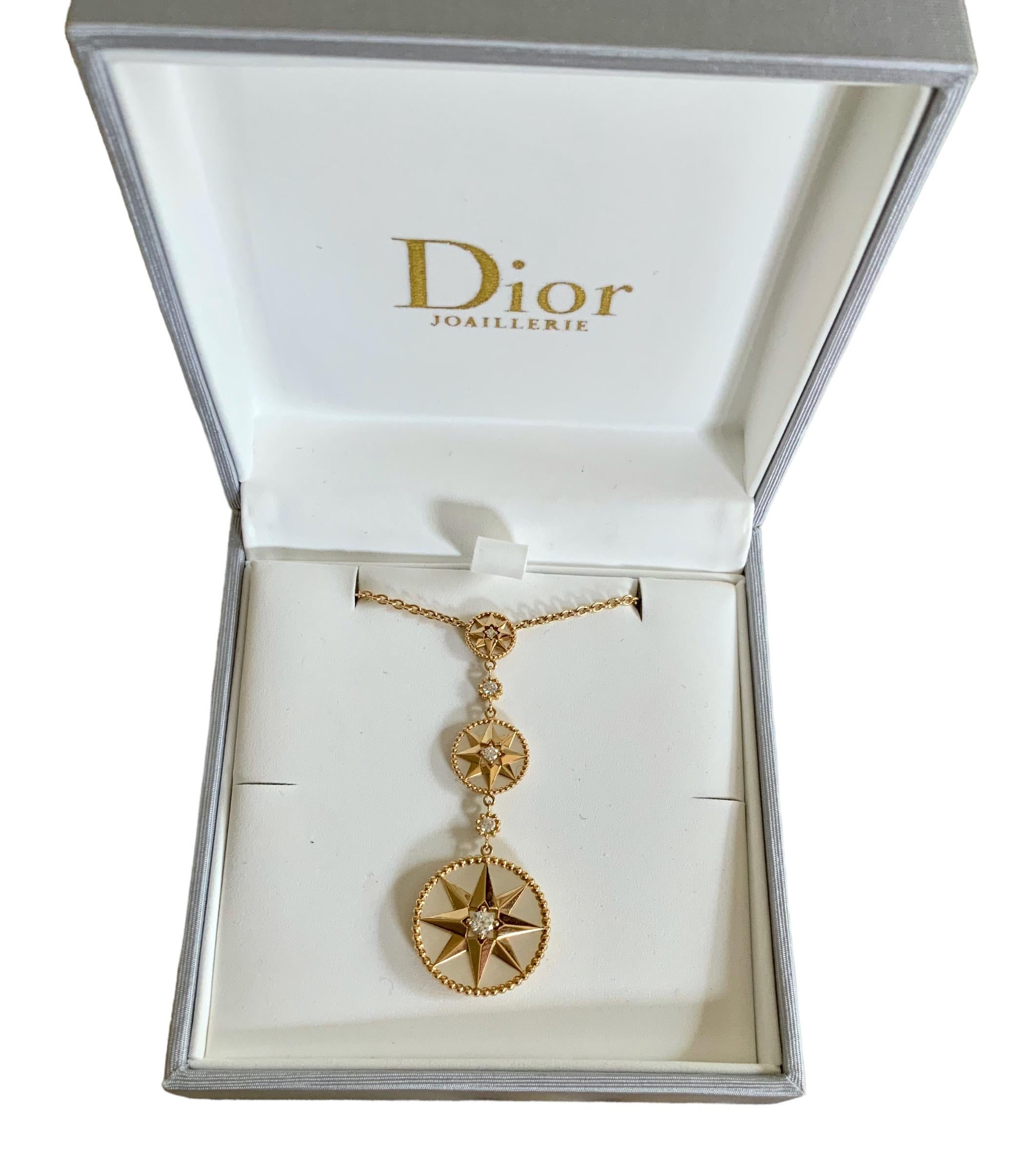 Beautiful interpretation from Victoire de Castellane of Mr. Dior's lucky star in the form of a wind rose, an eight-pointed star design.
This amazing 18K yellow gold long necklace can be worn on the wind rose side and/or the Mother of Pearl side. 