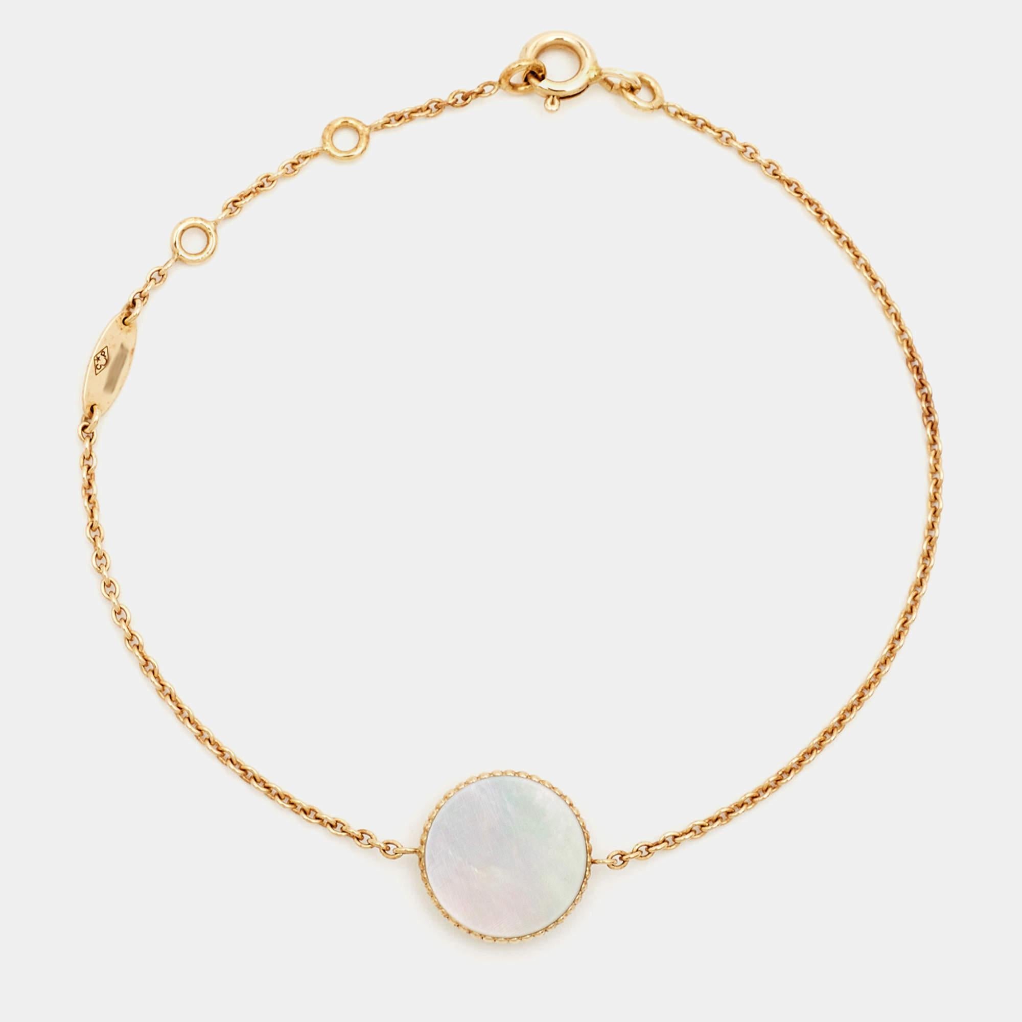 Dior Rose Des Vents Mother of Pearl Diamond 18k Yellow Gold Bracelet In Good Condition In Dubai, Al Qouz 2