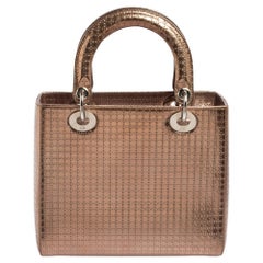 Dior Rose Goldfarbene Lady Dior Tote aus verspiegeltem Leder Medium
