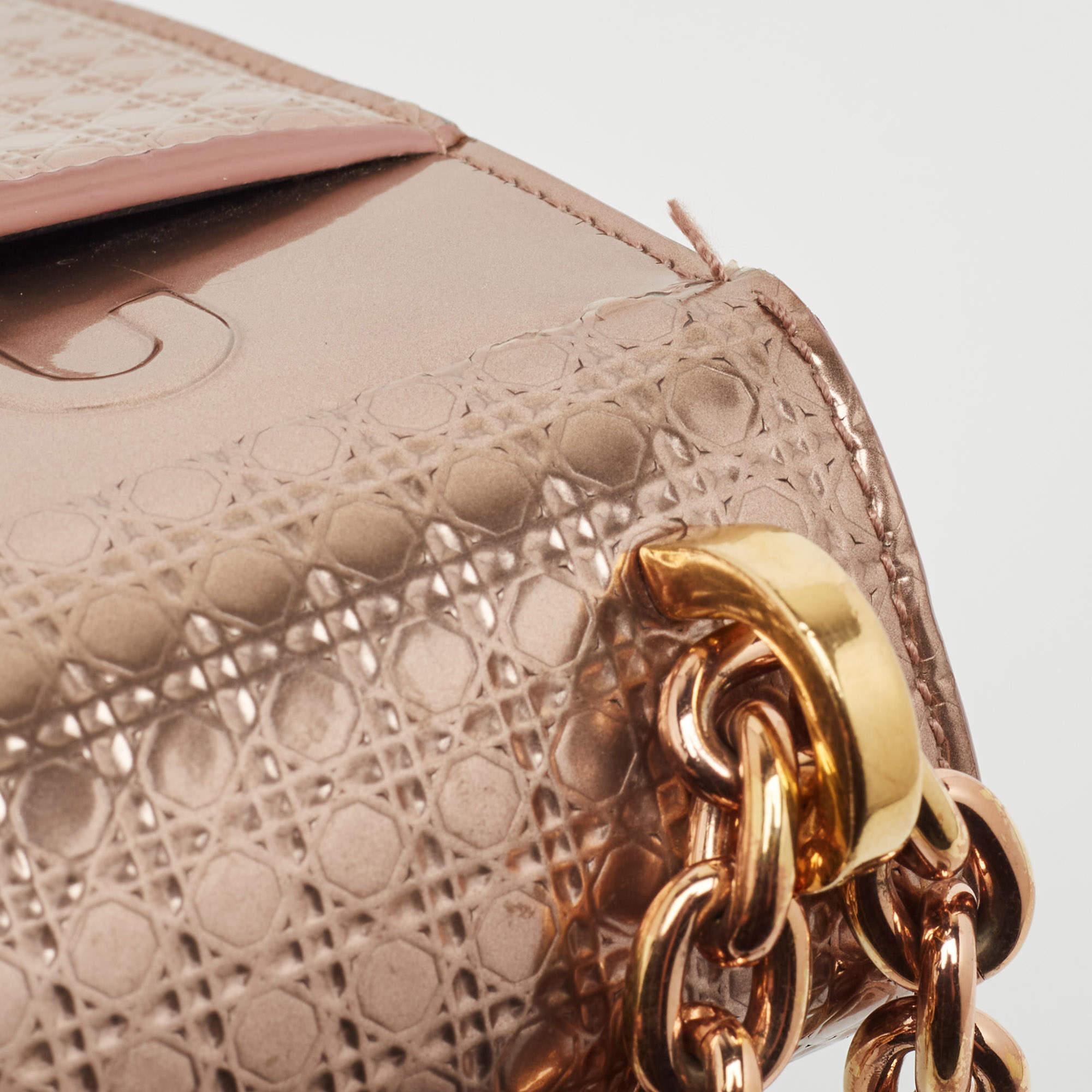 Dior Rose Gold Microcannage Patent Leather 30 Montaigne Shoulder Bag In Good Condition In Dubai, Al Qouz 2