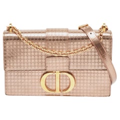 Dior Sac à bandoulière Montaigne 30 en cuir verni microcannage or rose