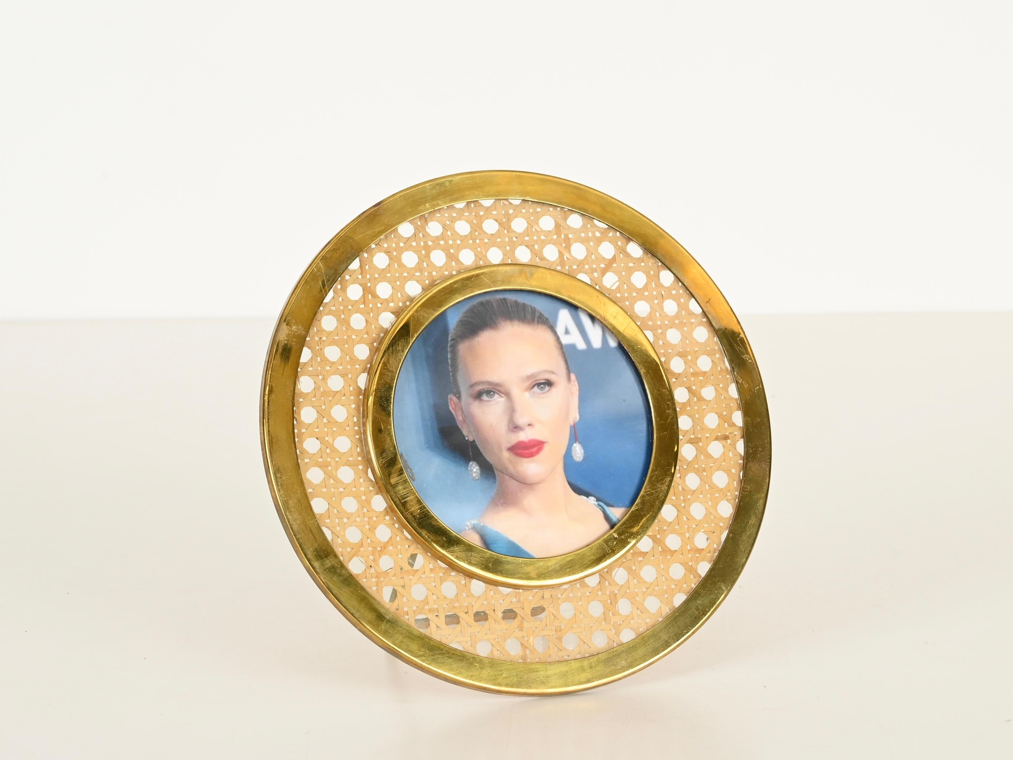 Dior Round Photo Frame in Golden Brass, Lucite and Vienna Straw, Italy, 1970s For Sale 5