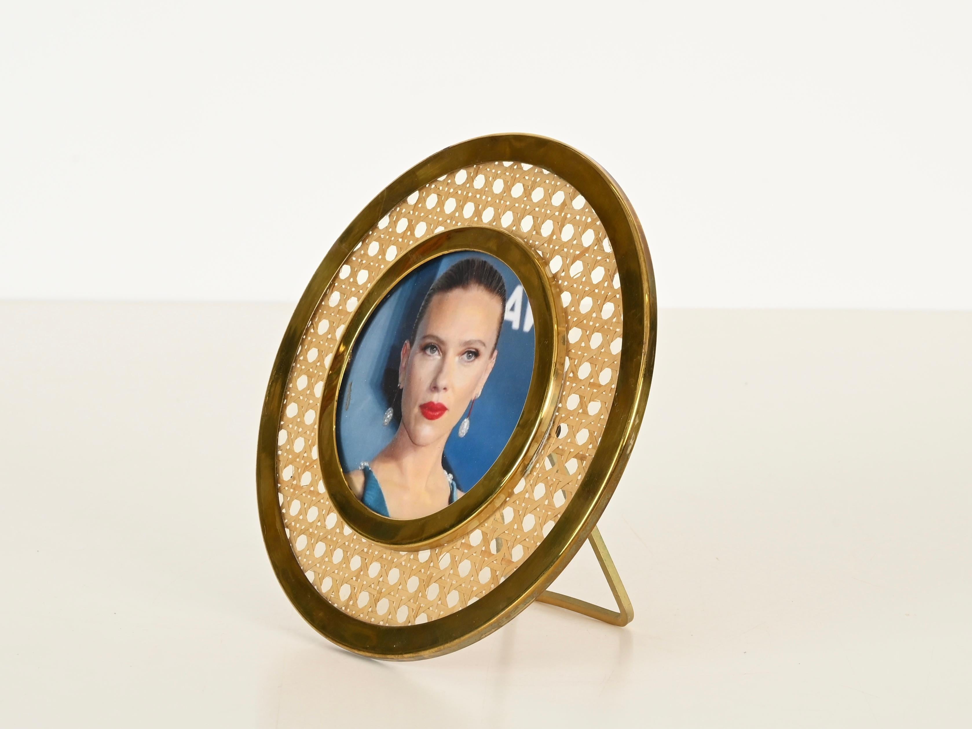 Dior Round Photo Frame in Golden Brass, Lucite and Vienna Straw, Italy, 1970s For Sale 6