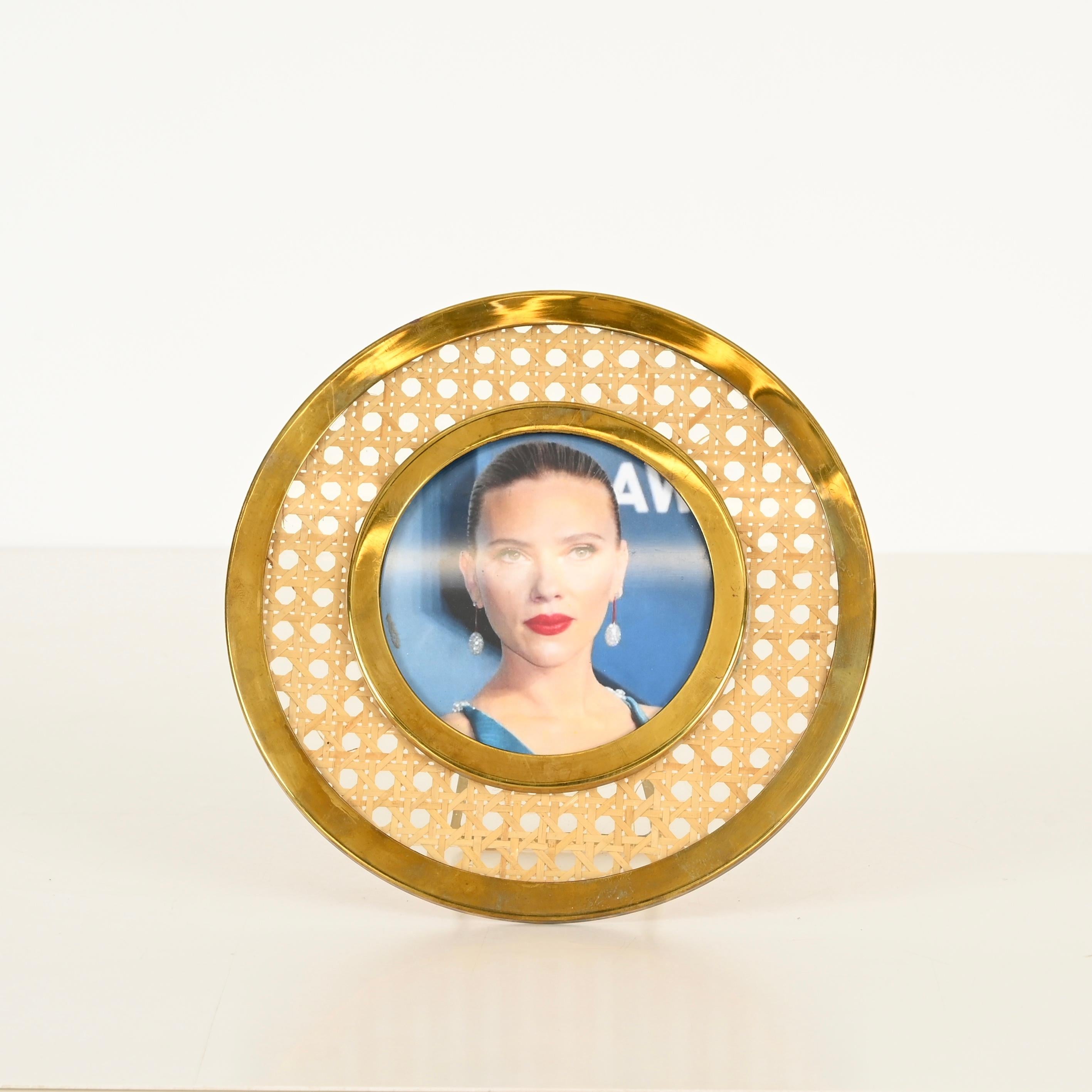 Dior Round Photo Frame in Golden Brass, Lucite and Vienna Straw, Italy, 1970s For Sale 2