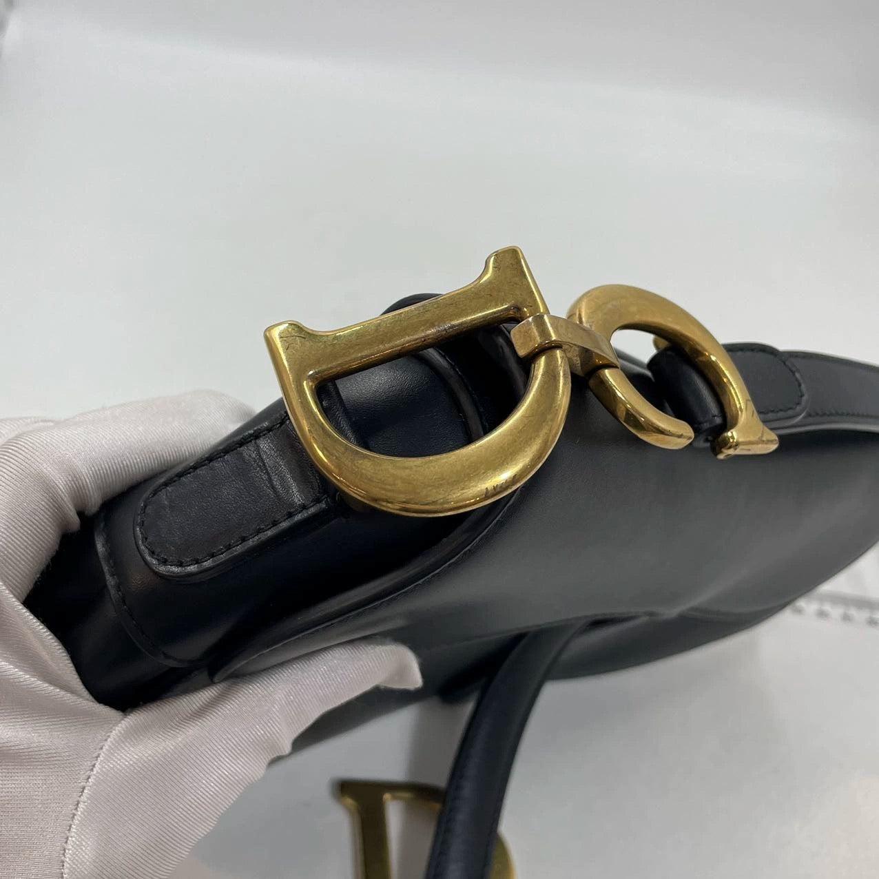 Dior Saddle 2018 Medium Smooth Calfskin Leather Bag Black For Sale 7