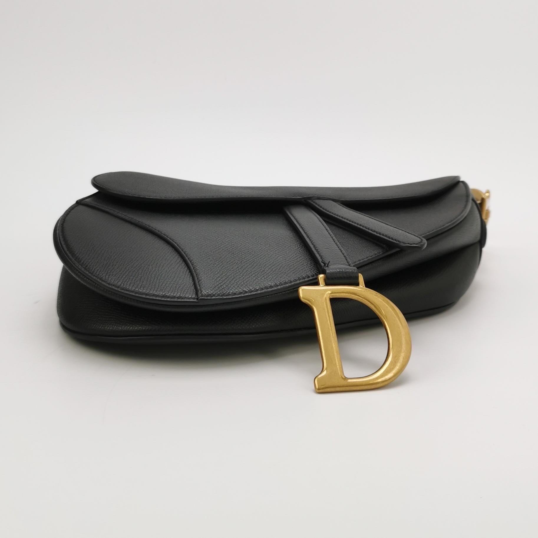 Dior Saddle 2020 Medium Tasche aus genarbtem Kalbsleder Schwarz im Angebot 6