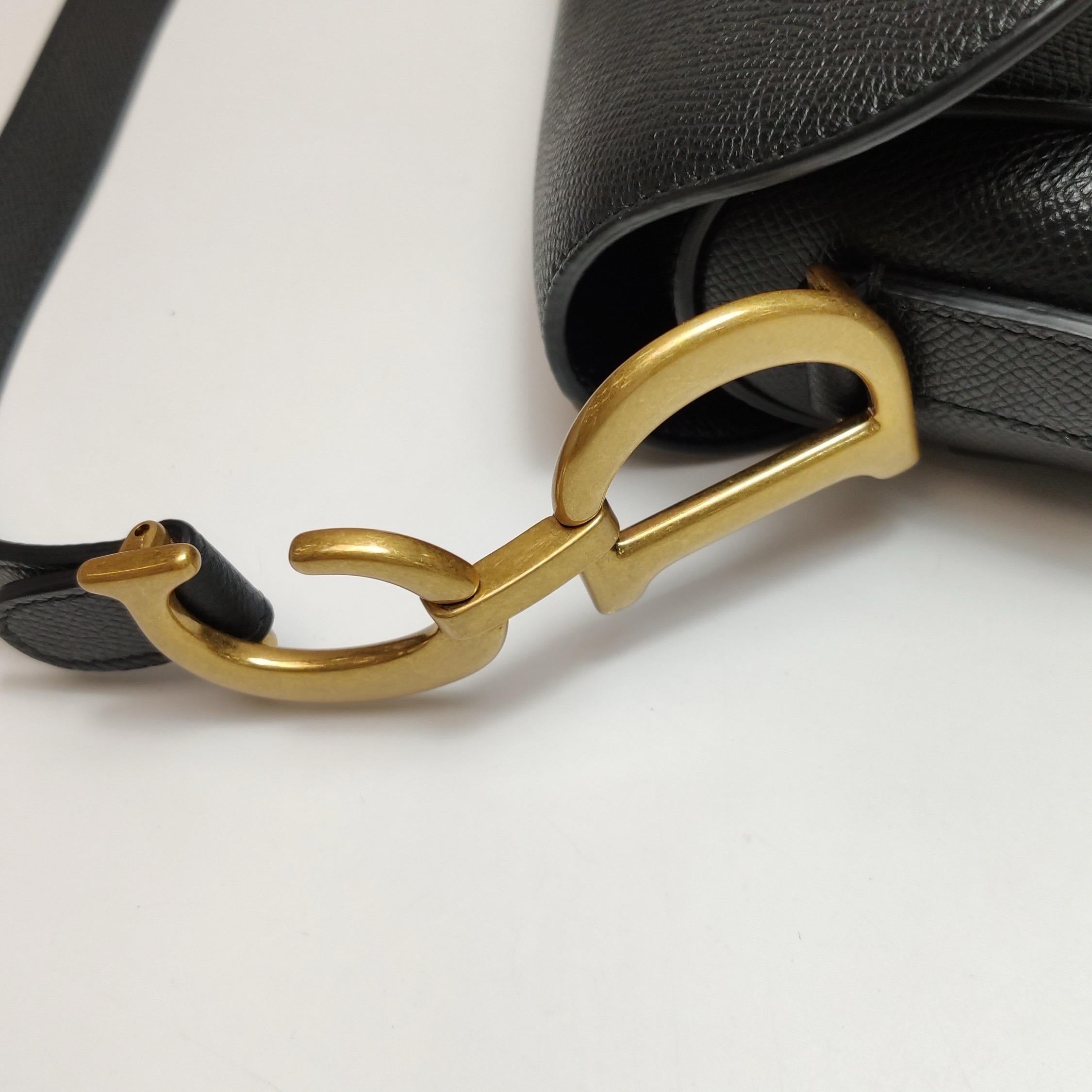 Dior Saddle 2020 Medium Tasche aus genarbtem Kalbsleder Schwarz im Angebot 9