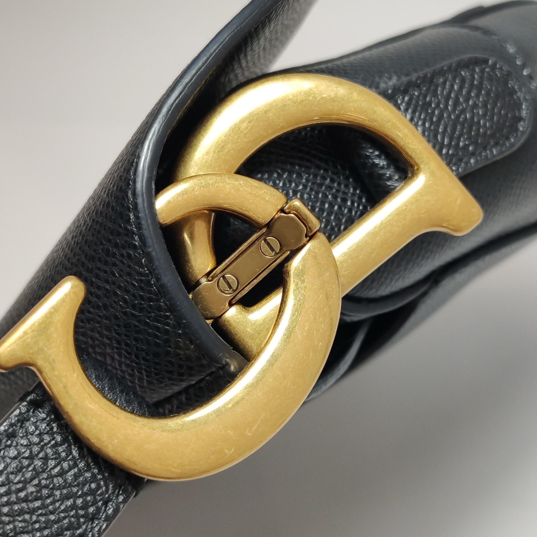 Dior Saddle 2020 Medium Sac en cuir de veau grainé Noir en vente 11
