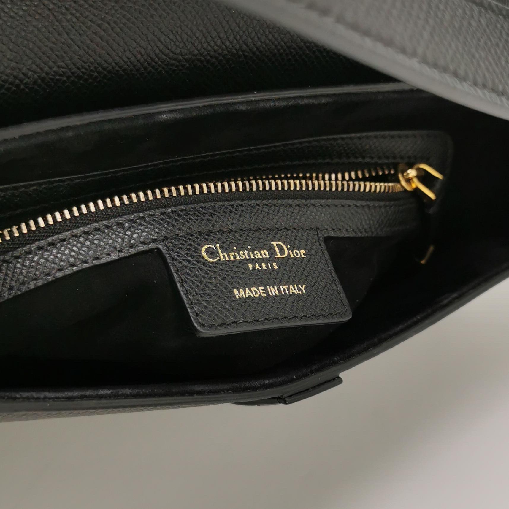 Dior Saddle 2020 Medium Tasche aus genarbtem Kalbsleder Schwarz Damen im Angebot