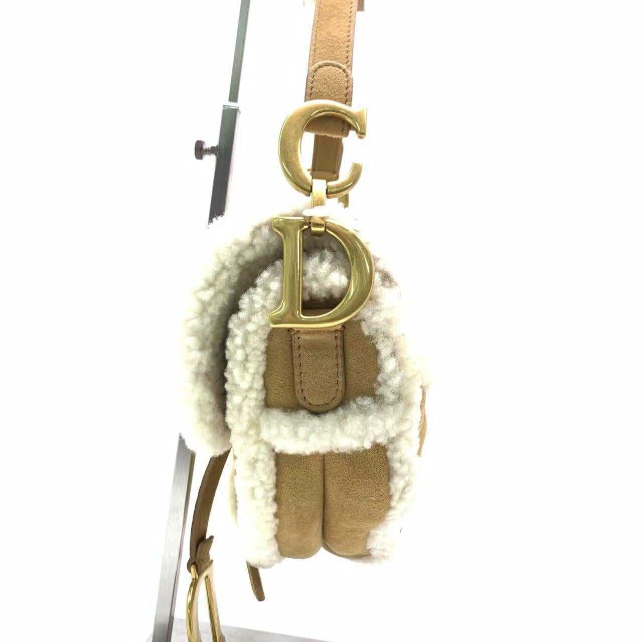 Dior Saddle 2020 Shoulder Bag Shearling Brown and While In Excellent Condition For Sale In AUBERVILLIERS, FR